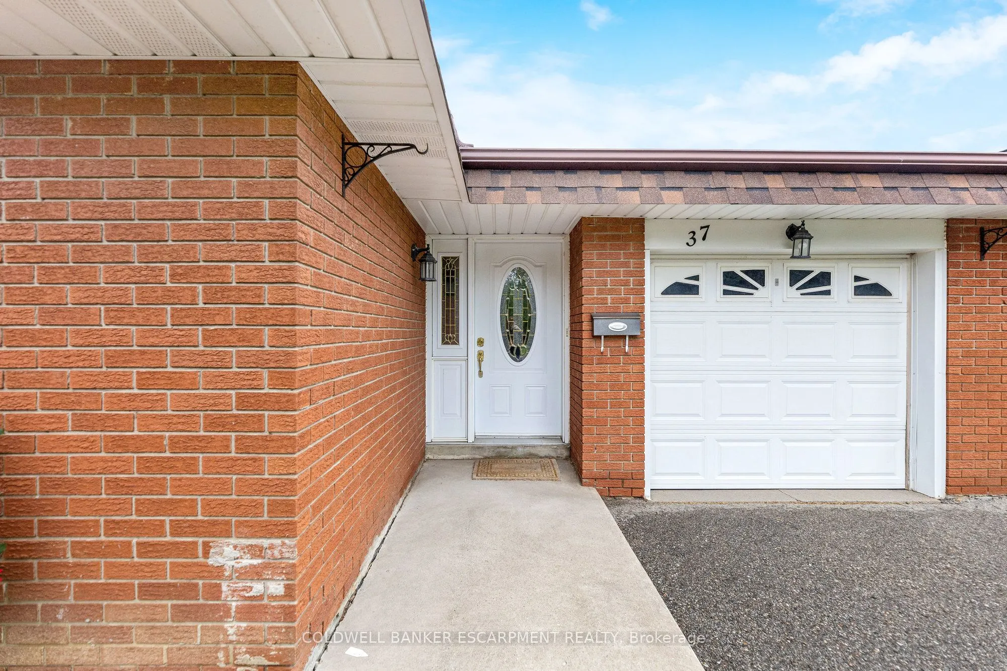37 Grassmere Crescent