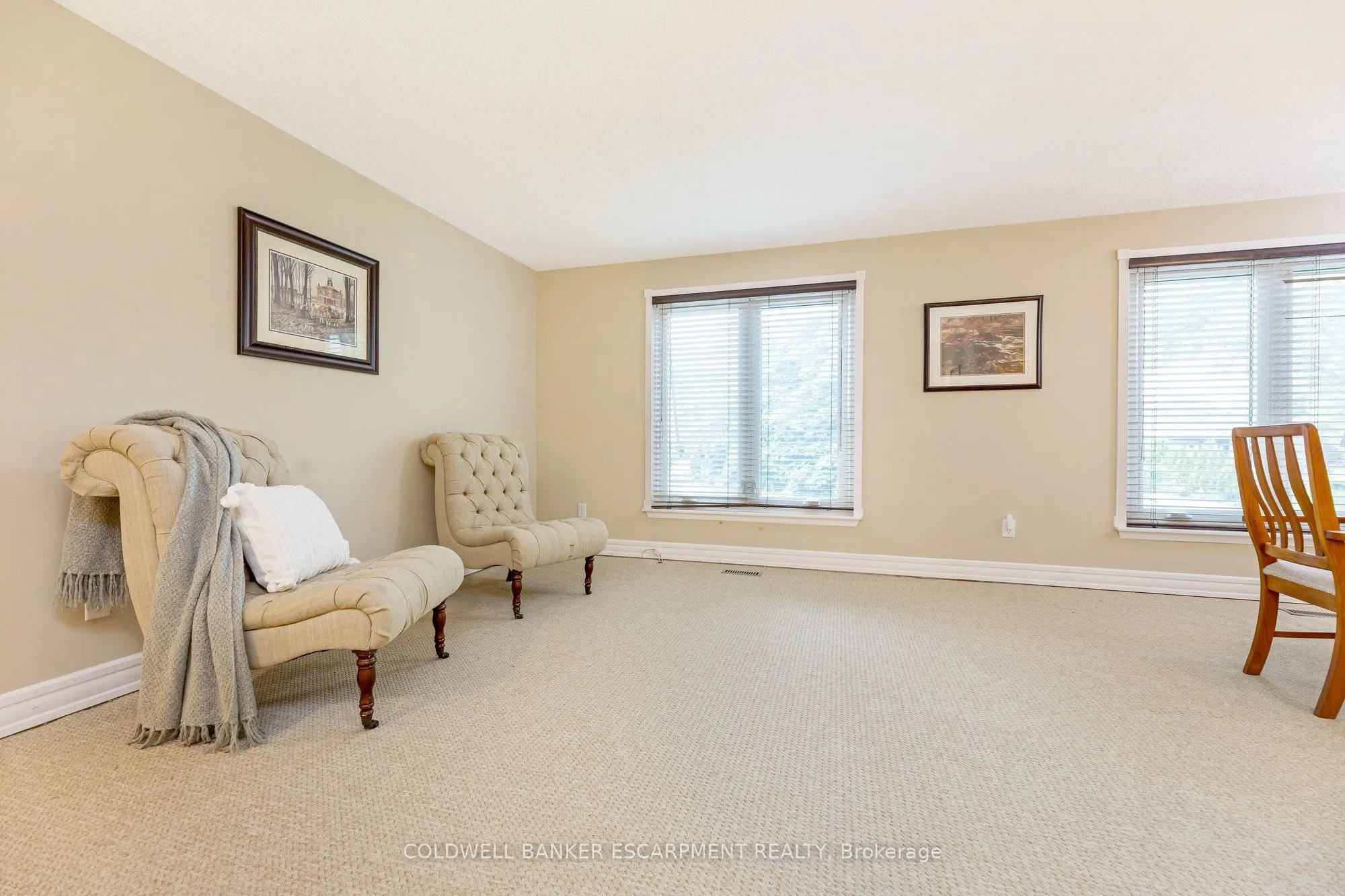 37 Grassmere Crescent