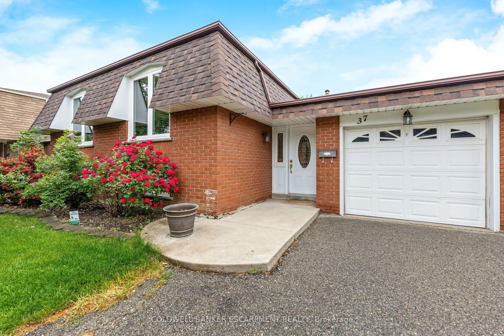 37 Grassmere Crescent