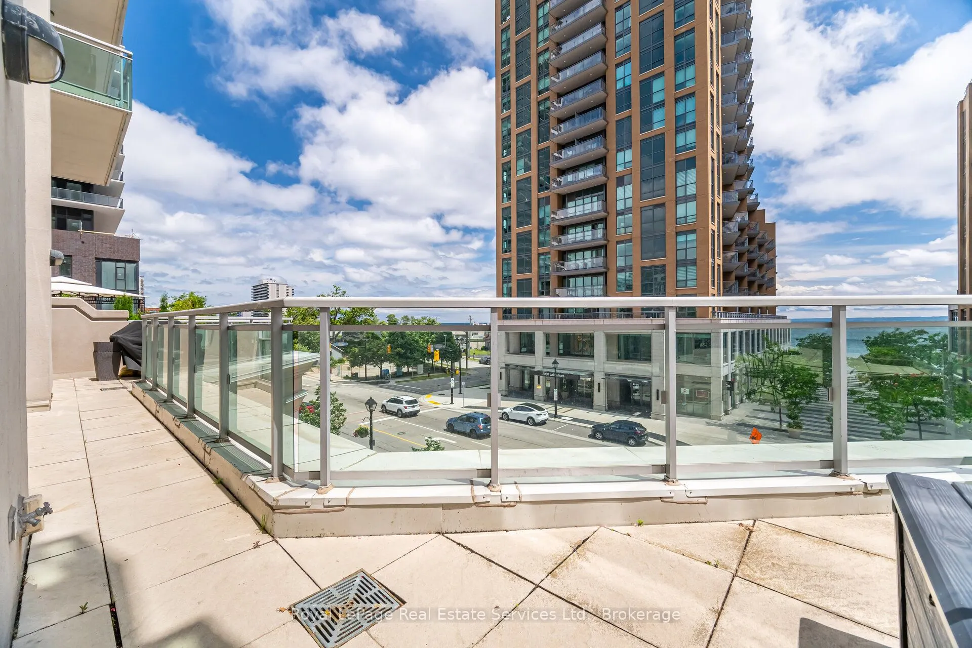 360 Pearl Street, #303