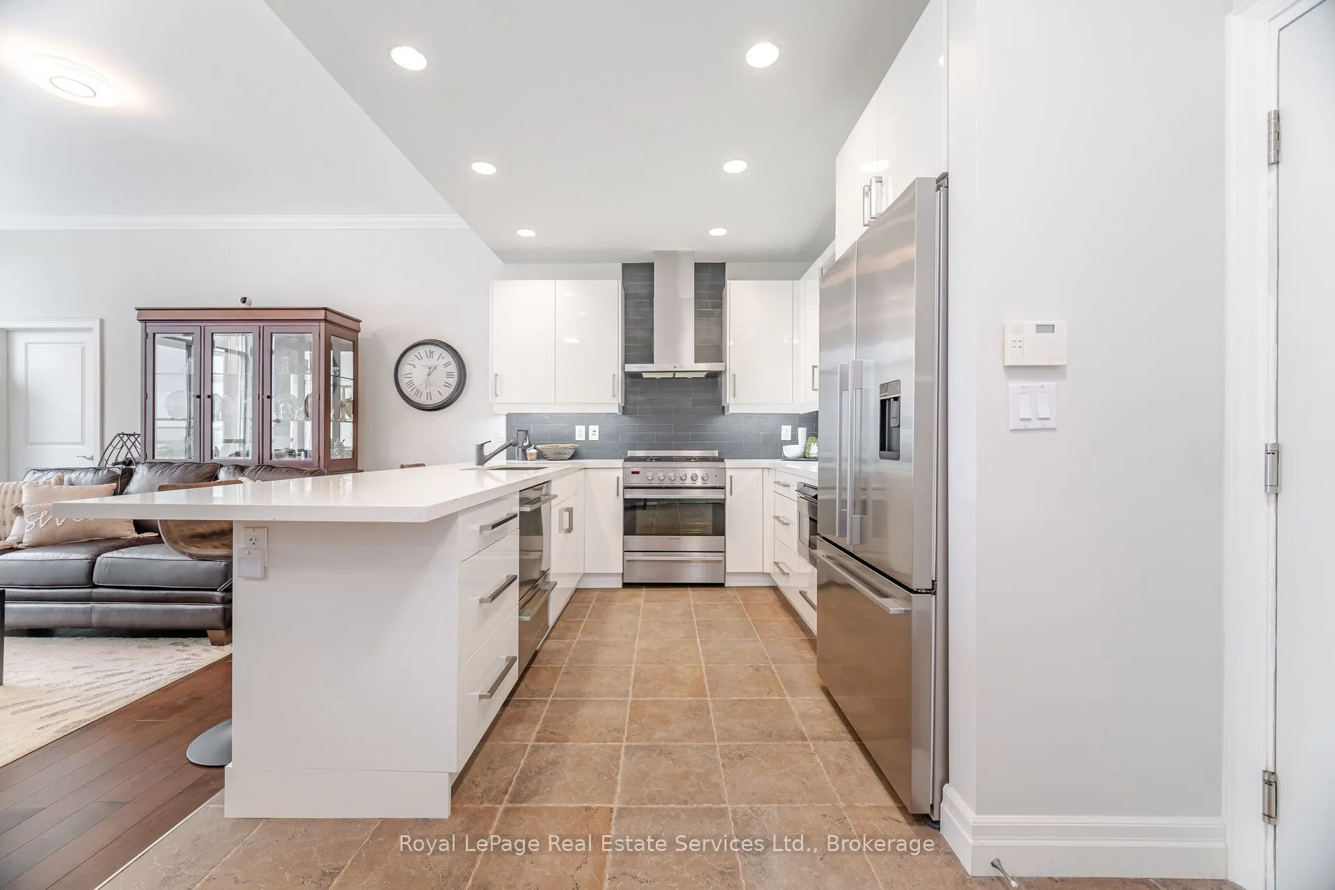 360 Pearl Street, #303
