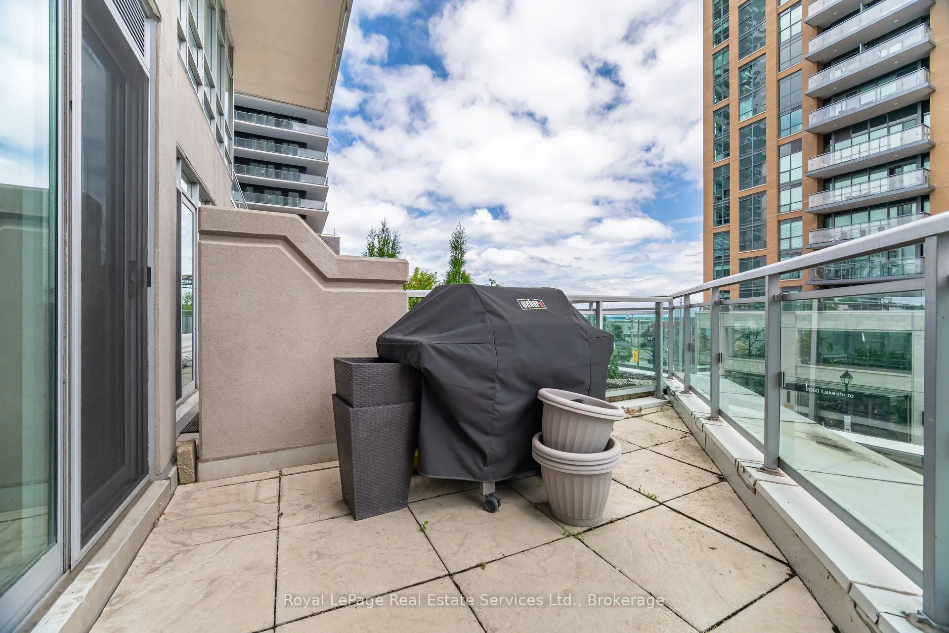 360 Pearl Street, #303