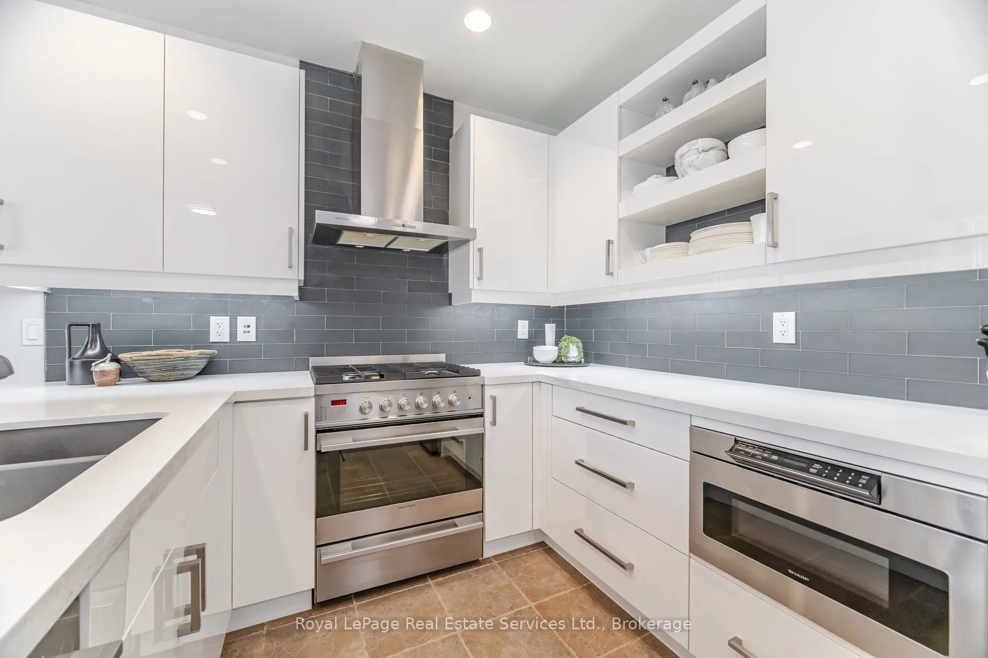 360 Pearl Street, #303
