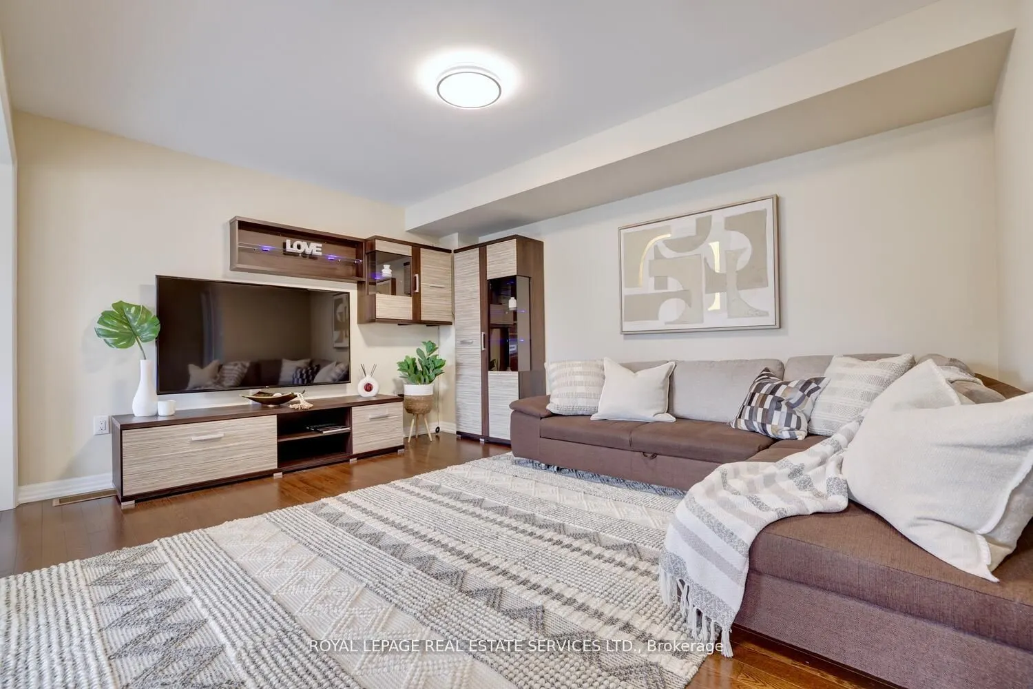 1234 Rose Way