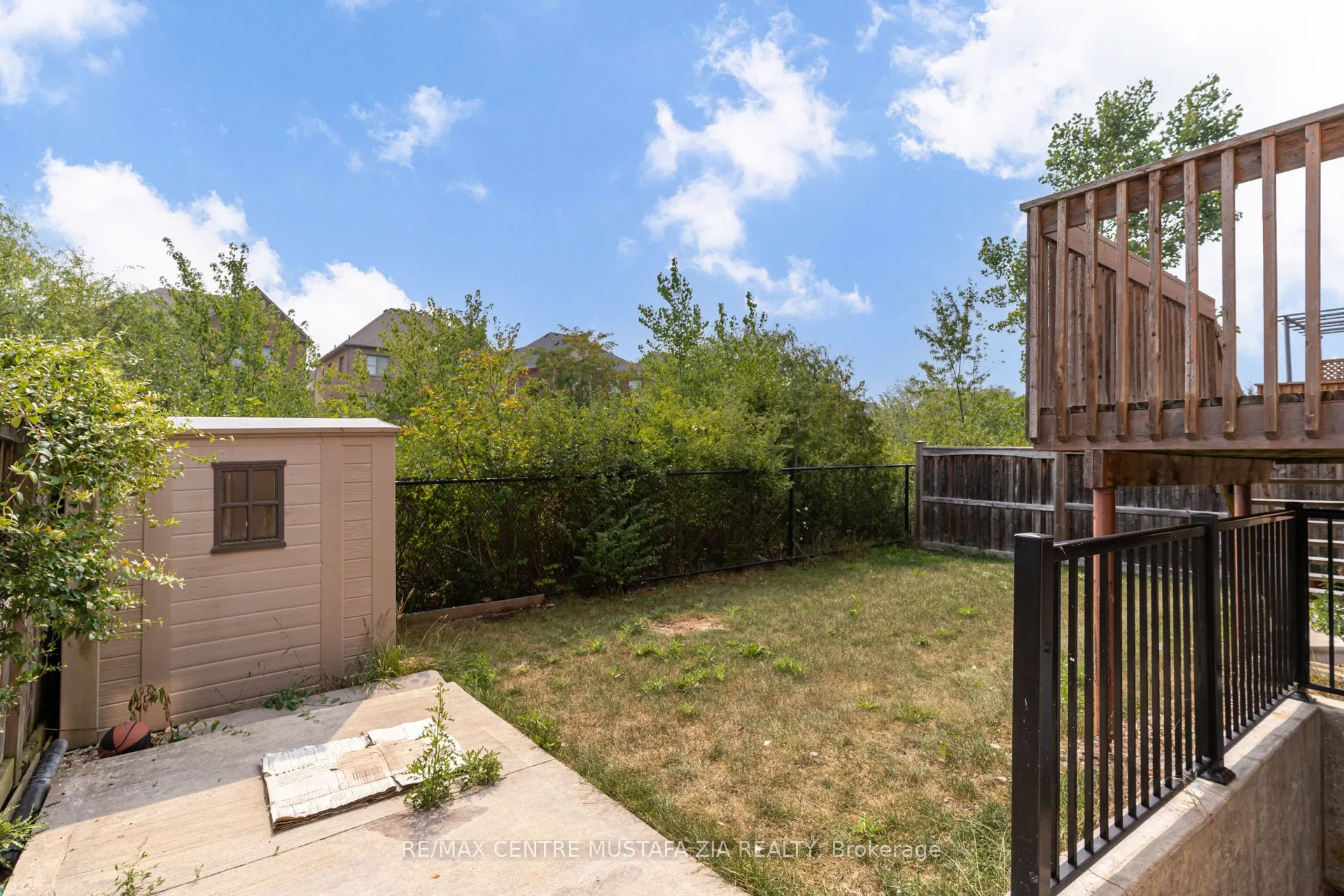562 Nairn Circle
