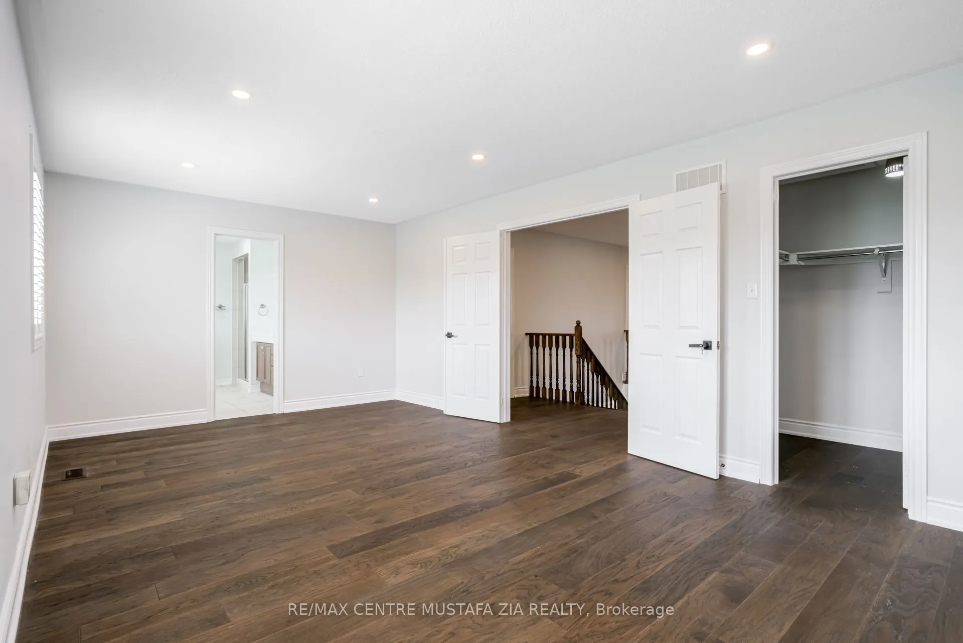562 Nairn Circle