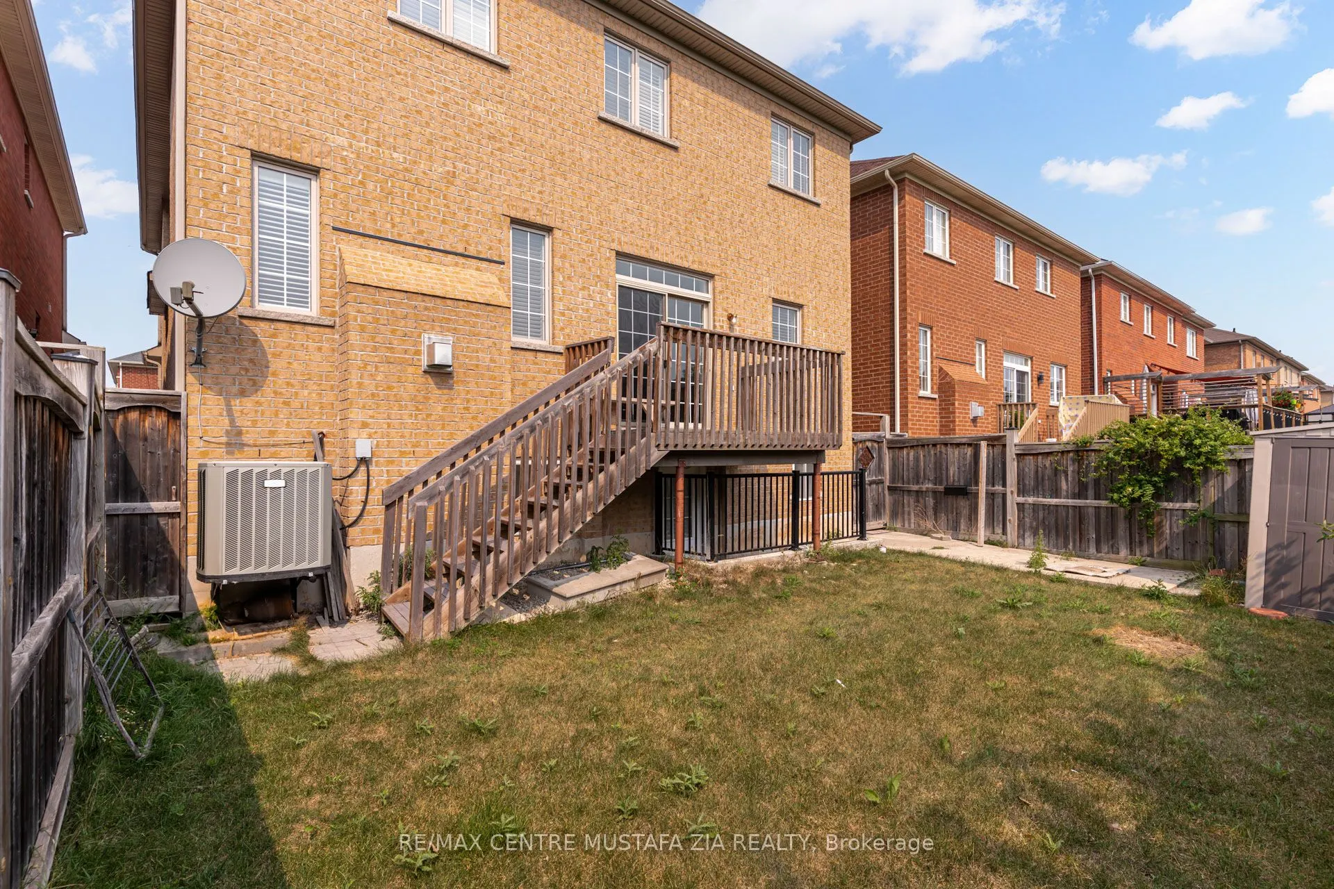 562 Nairn Circle