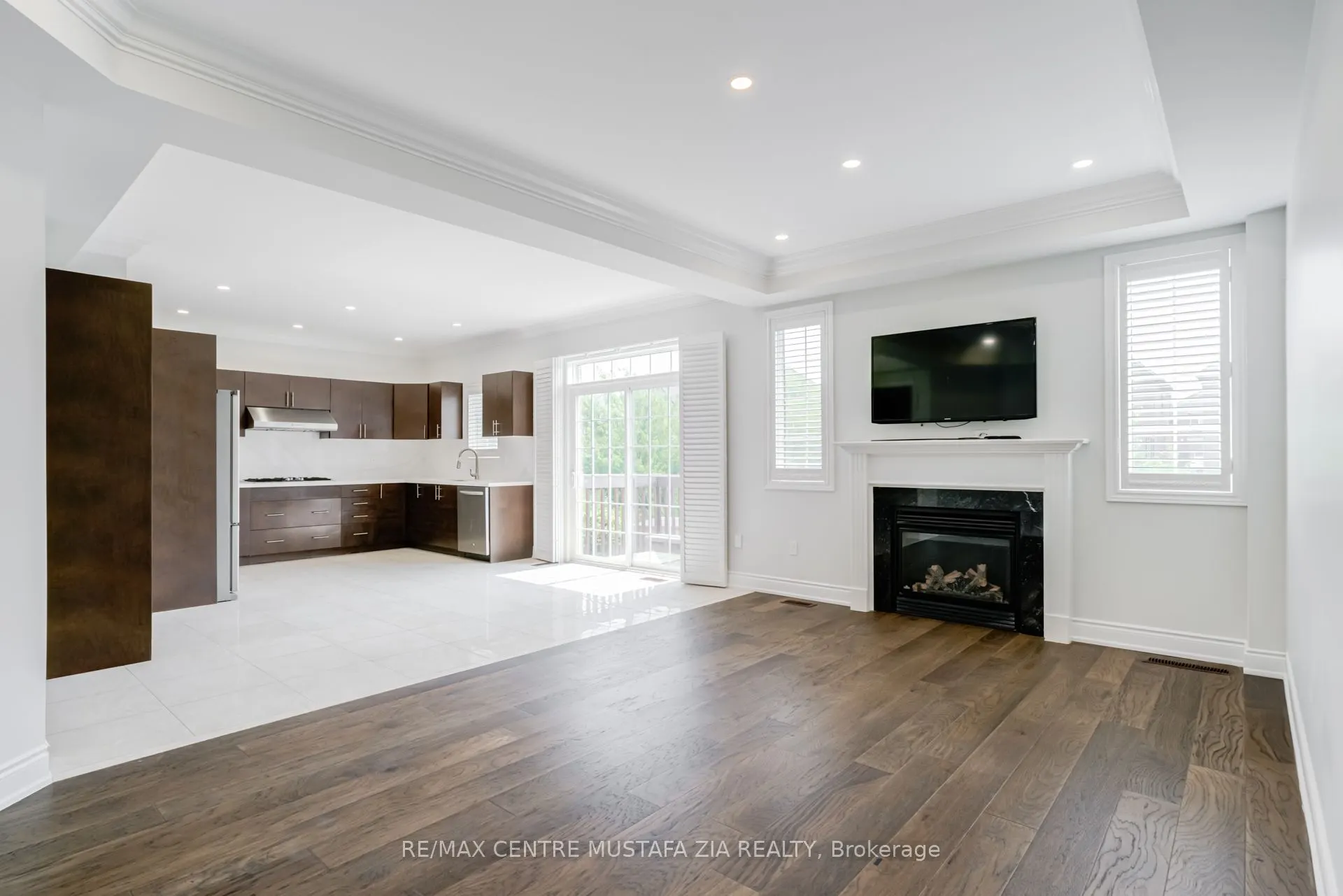 562 Nairn Circle