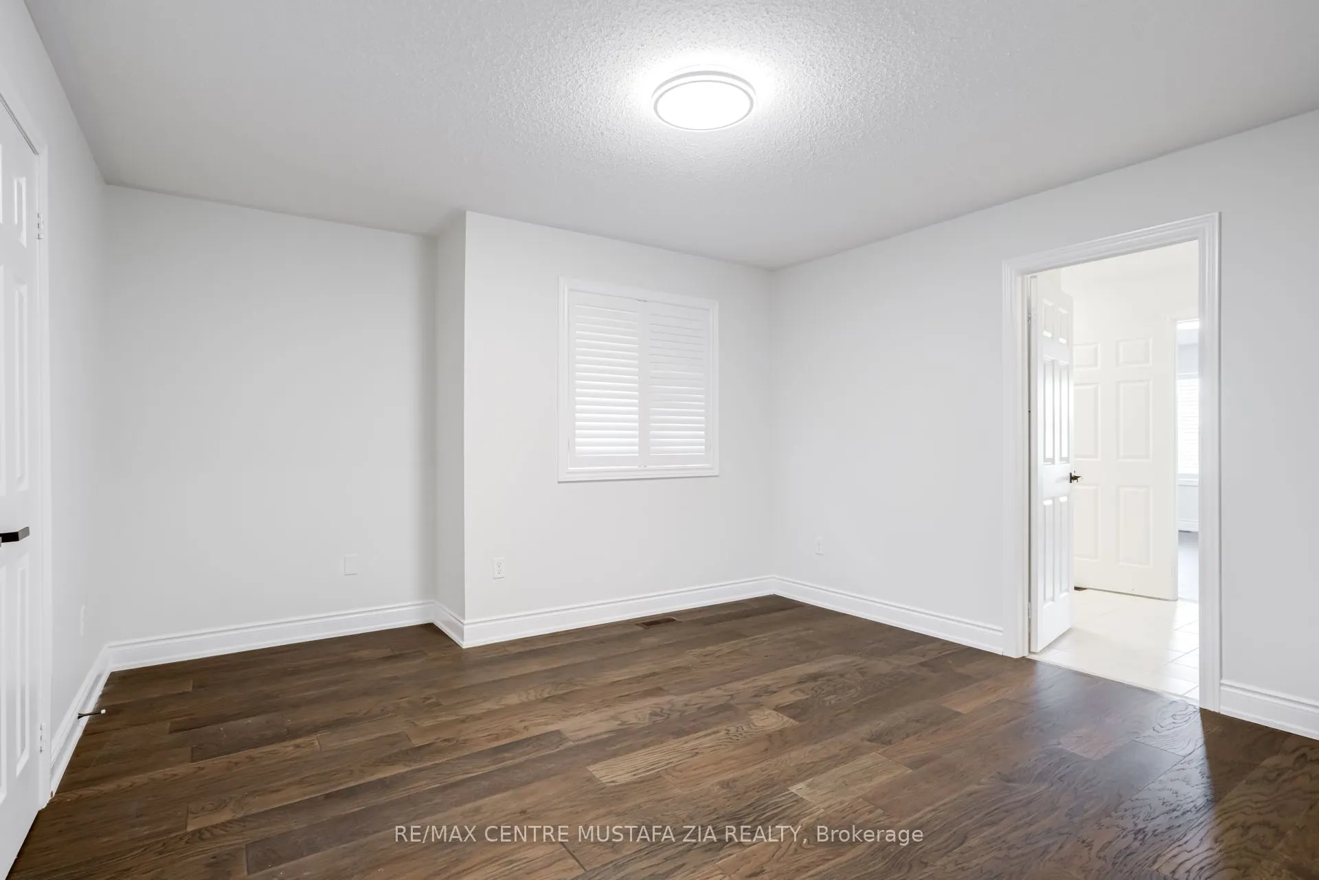 562 Nairn Circle