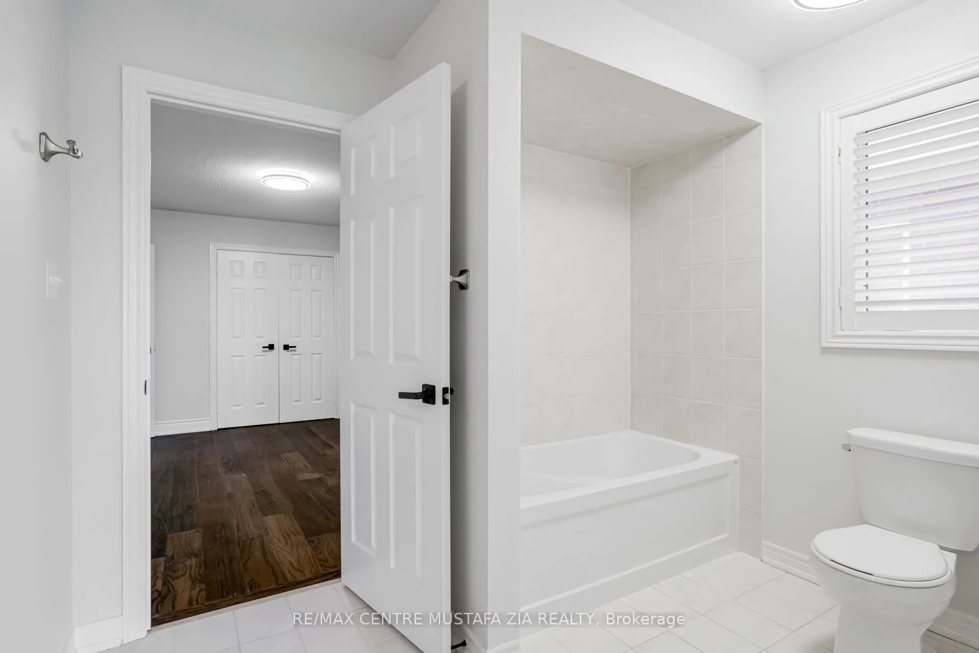 562 Nairn Circle
