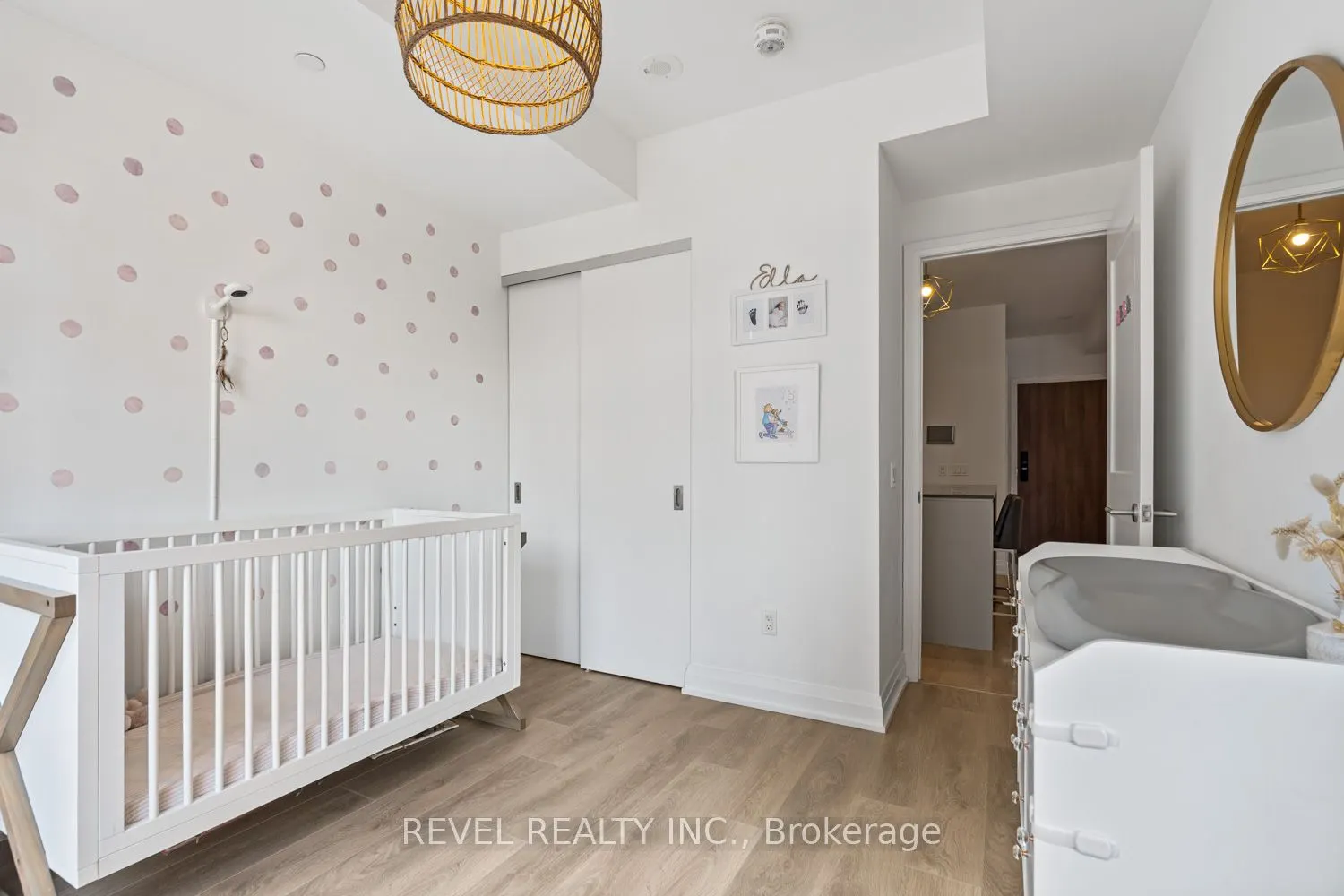 21 Park Street E, #520