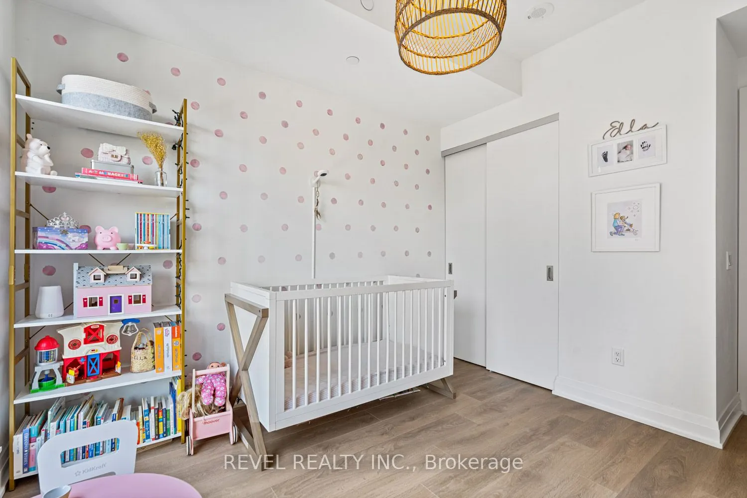 21 Park Street E, #520