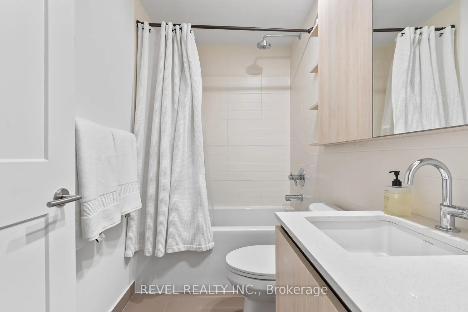 21 Park Street E, #520