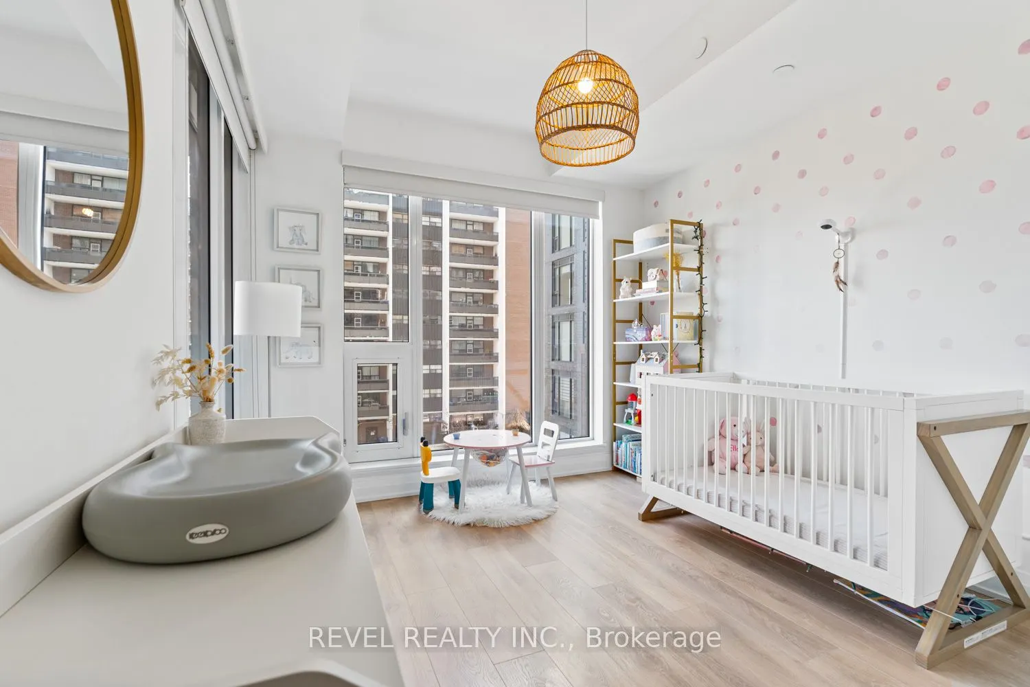 21 Park Street E, #520