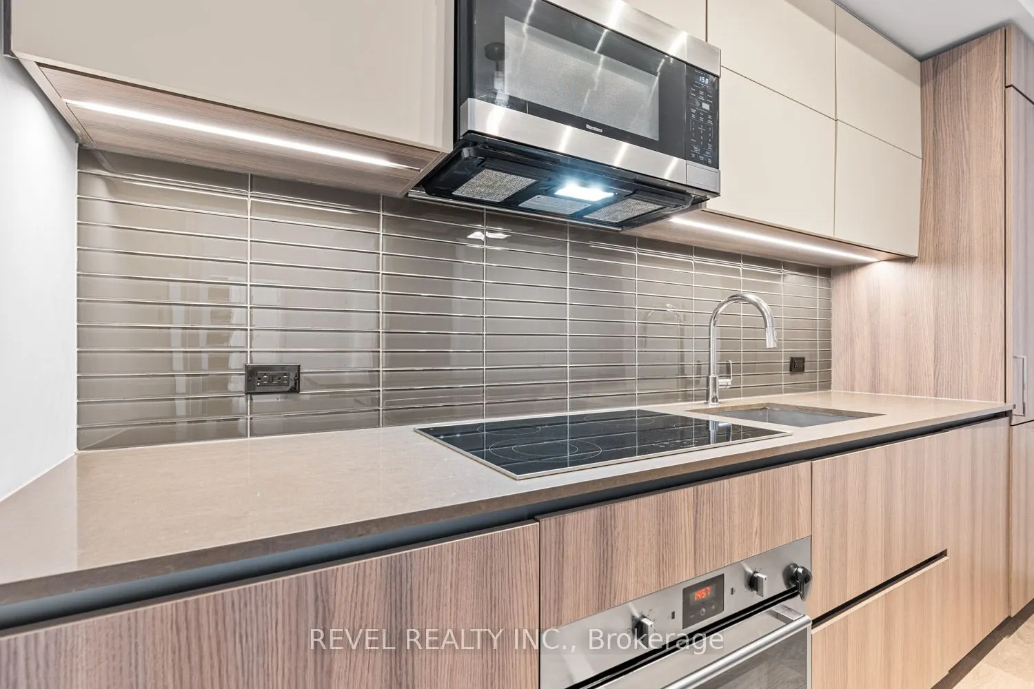 21 Park Street E, #520