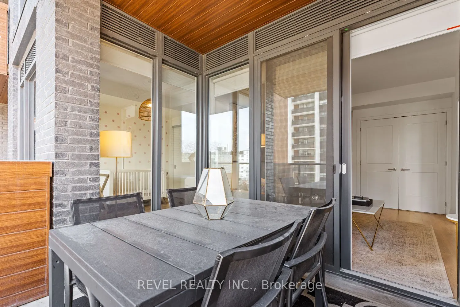 21 Park Street E, #520
