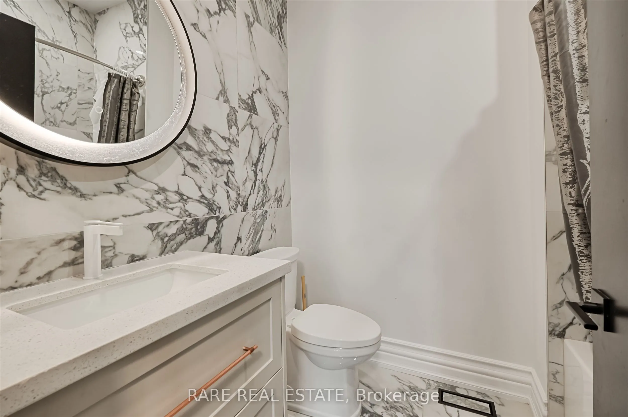 32 Bradfield Avenue W