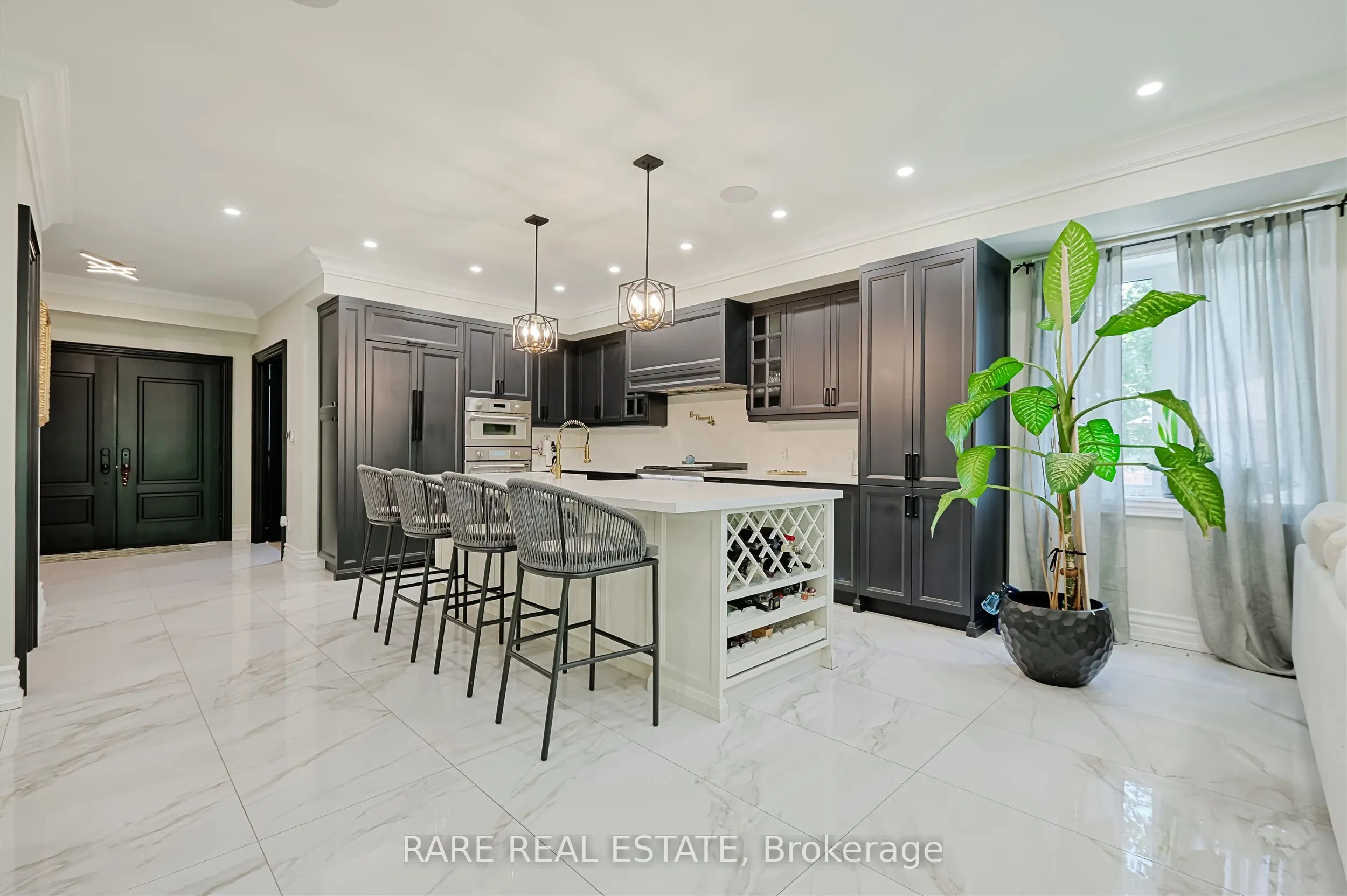 32 Bradfield Avenue W