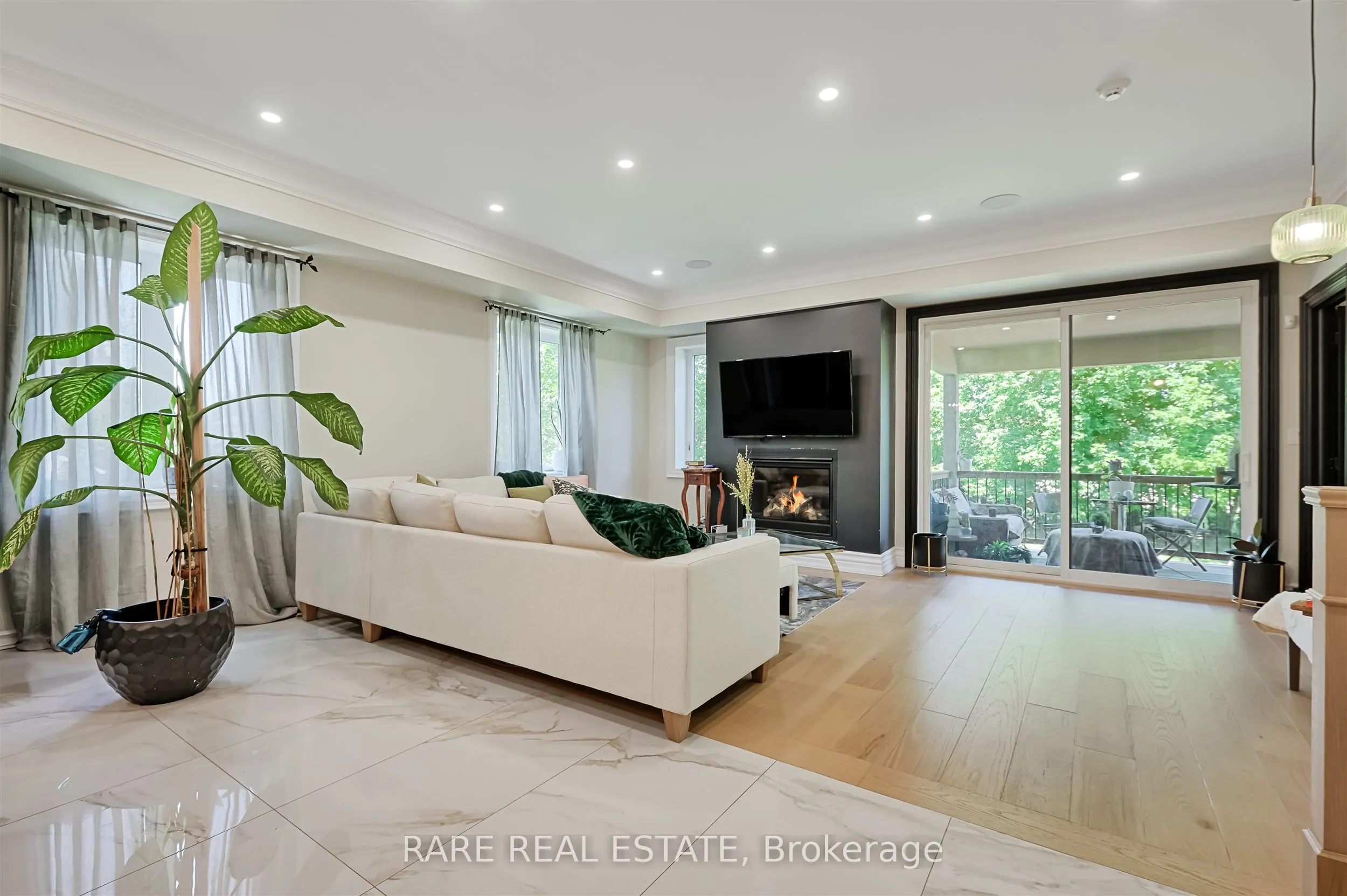 32 Bradfield Avenue W