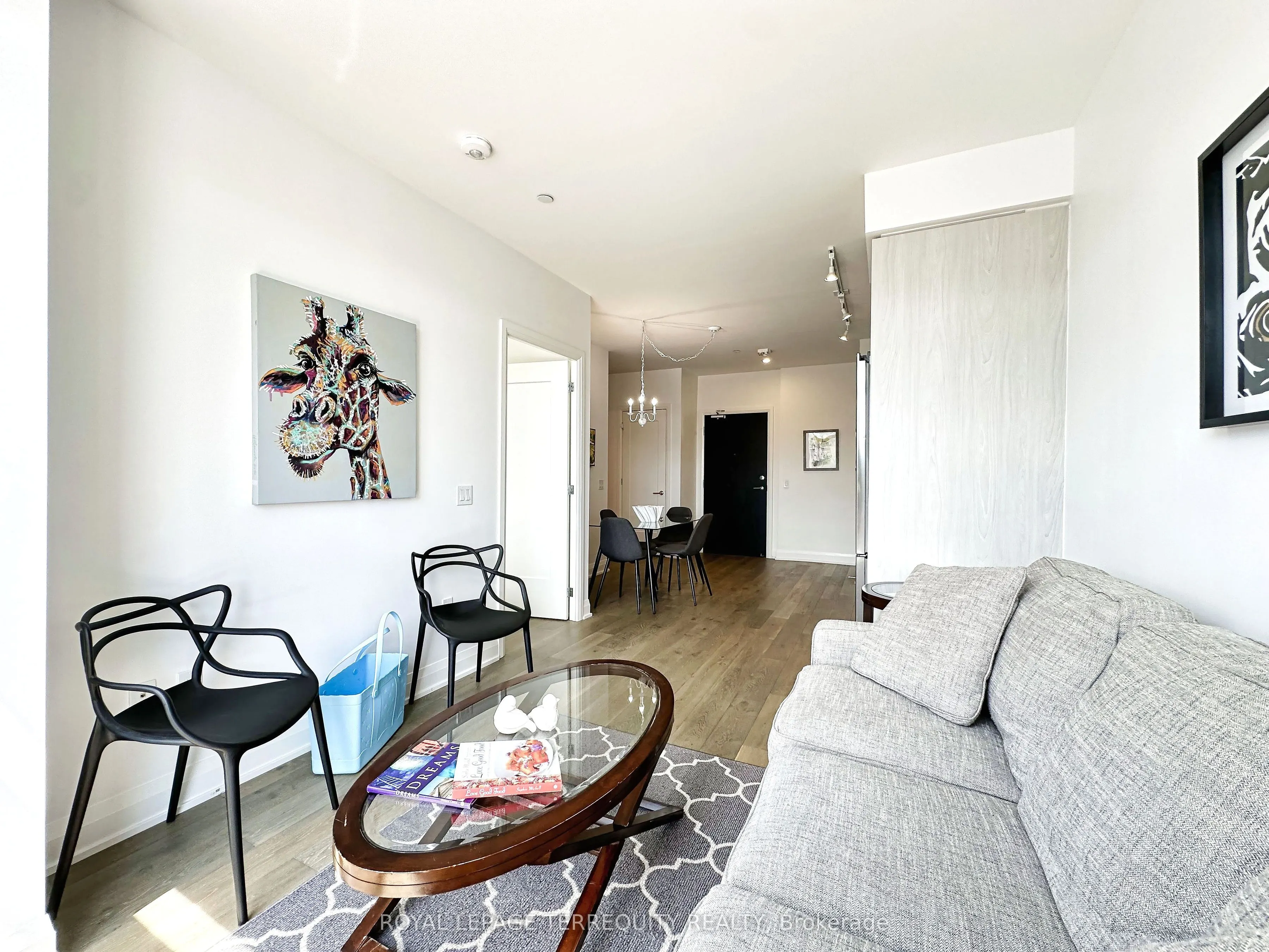 293 The Kingsway, #615
