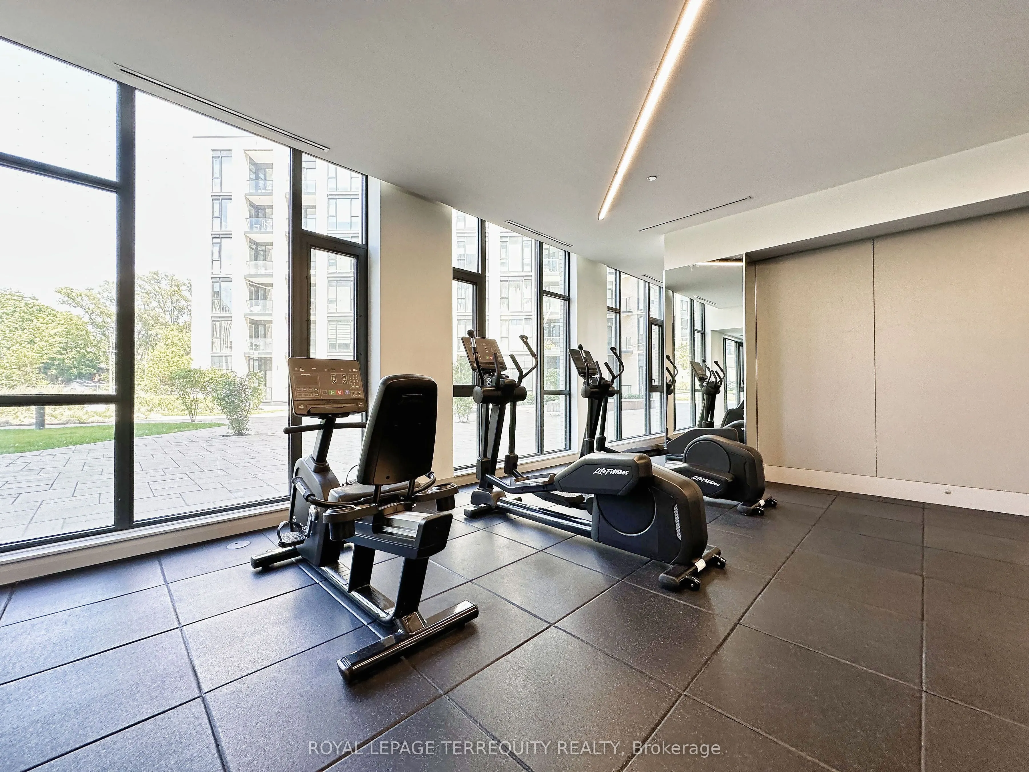 293 The Kingsway, #615
