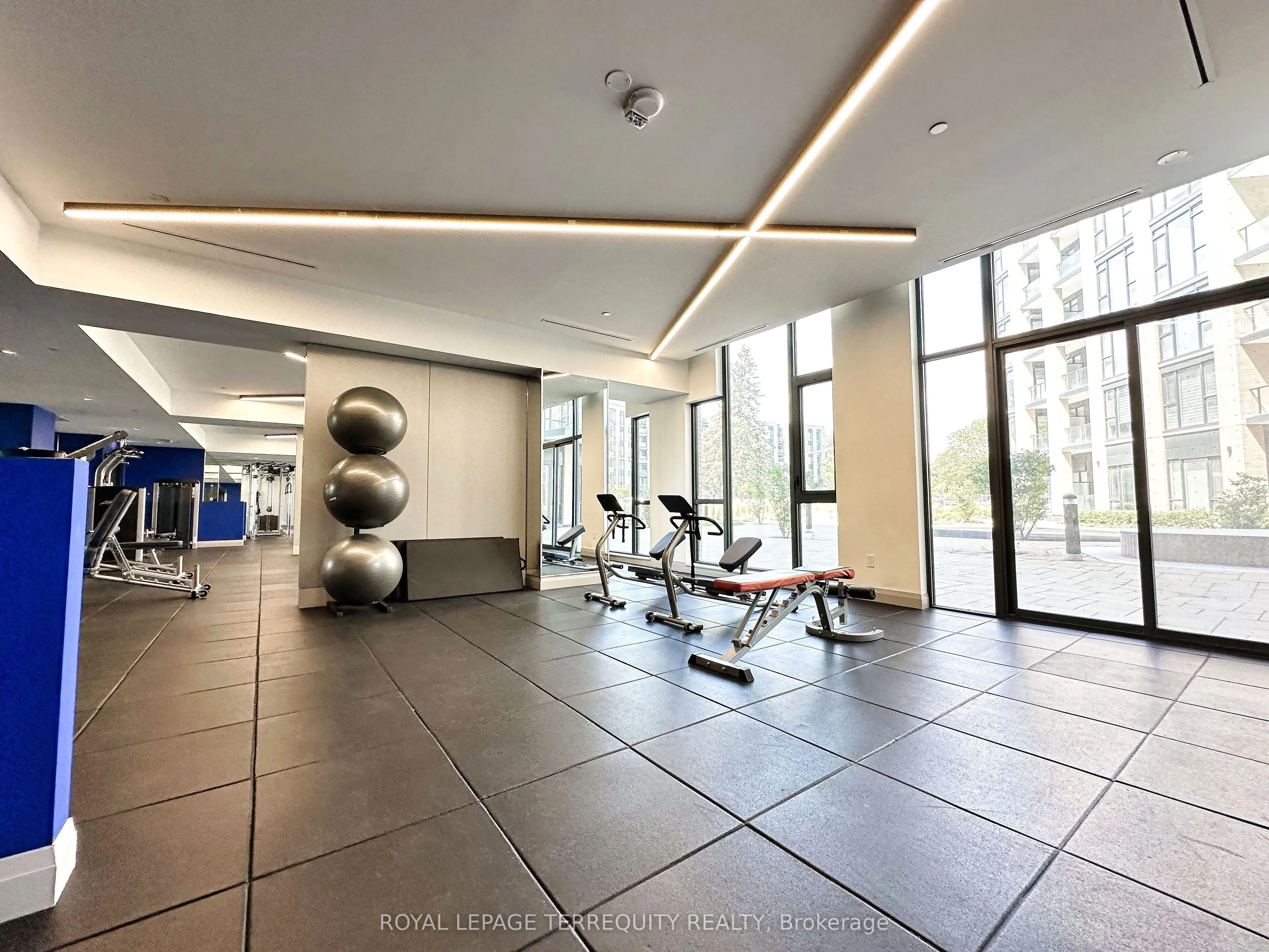 293 The Kingsway, #615
