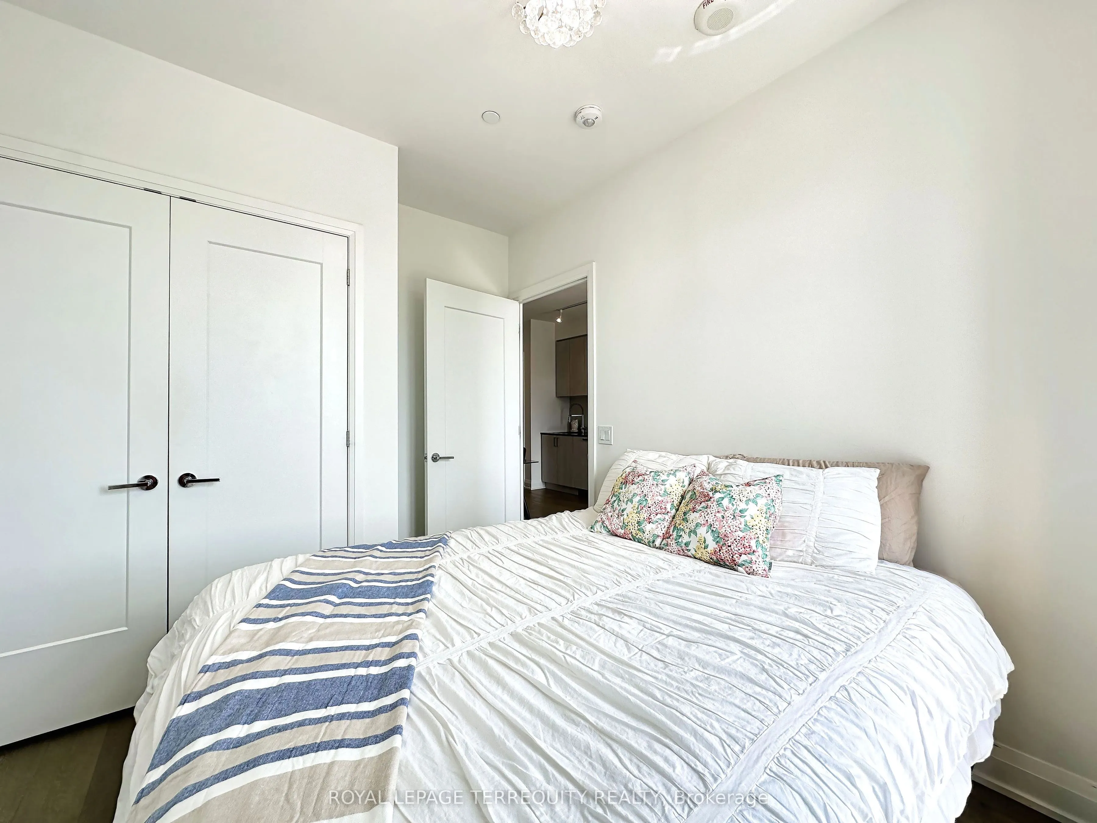 293 The Kingsway, #615
