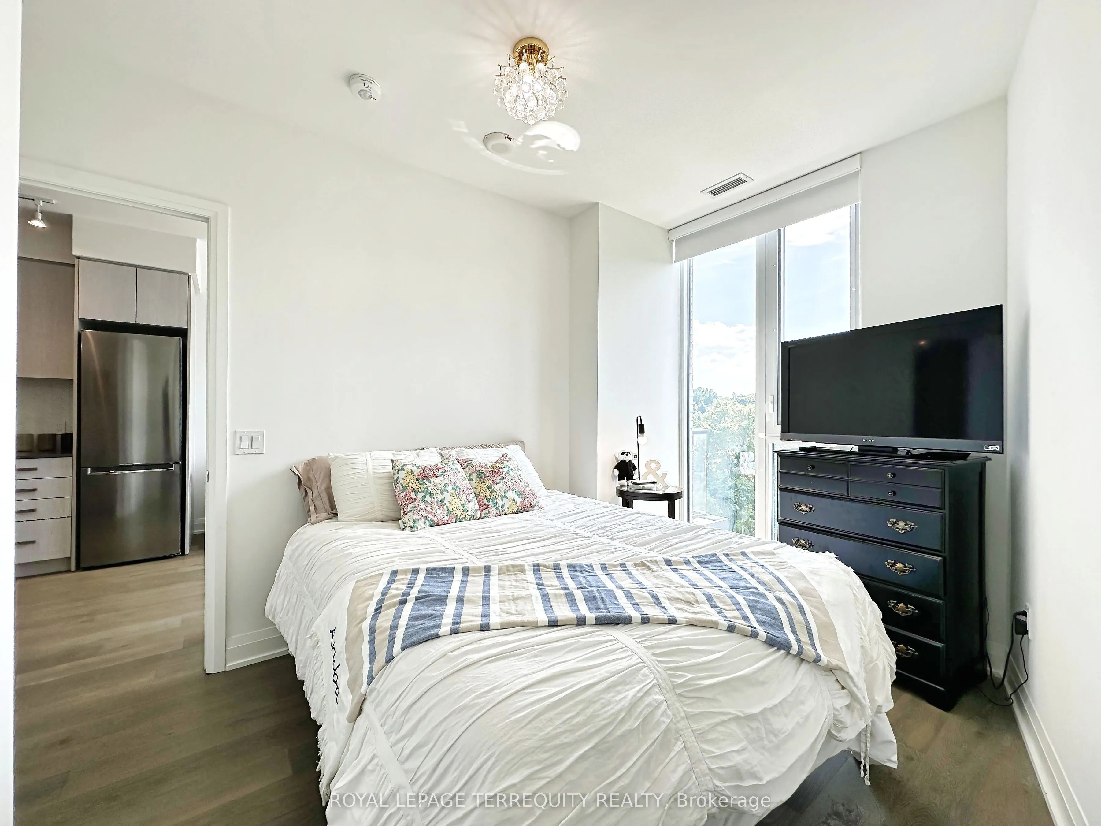 293 The Kingsway, #615