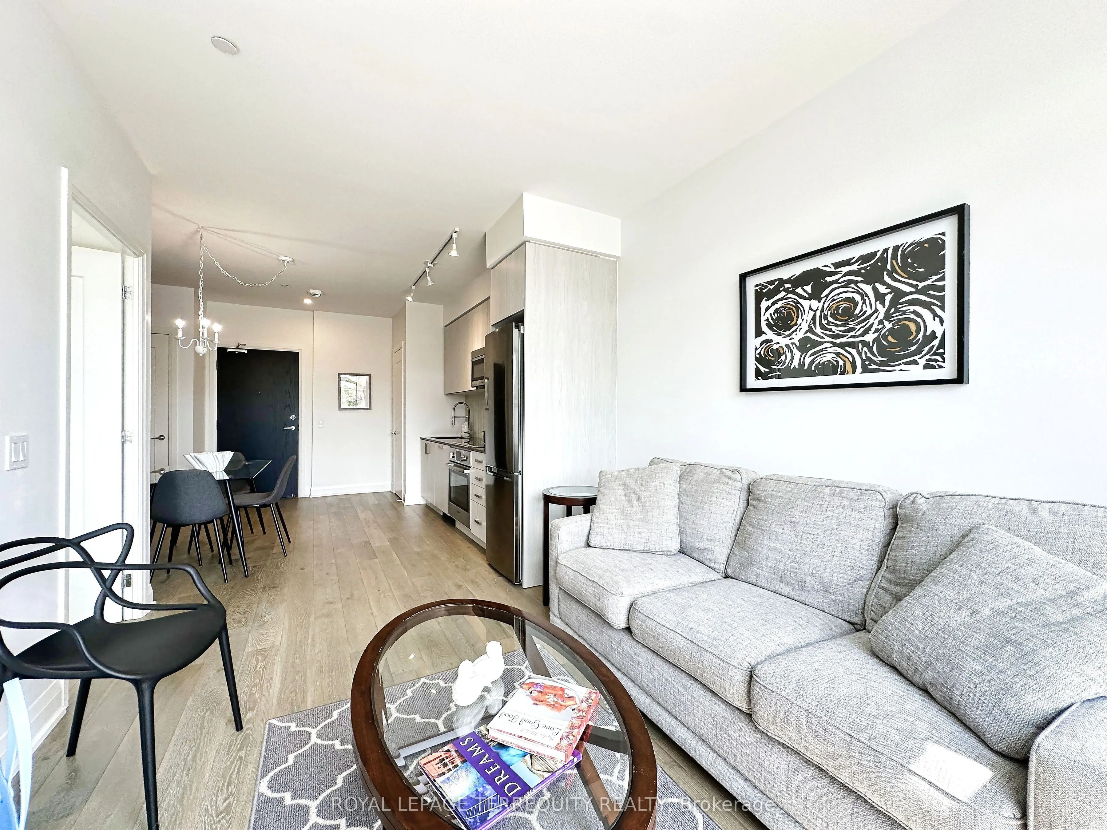 293 The Kingsway, #615