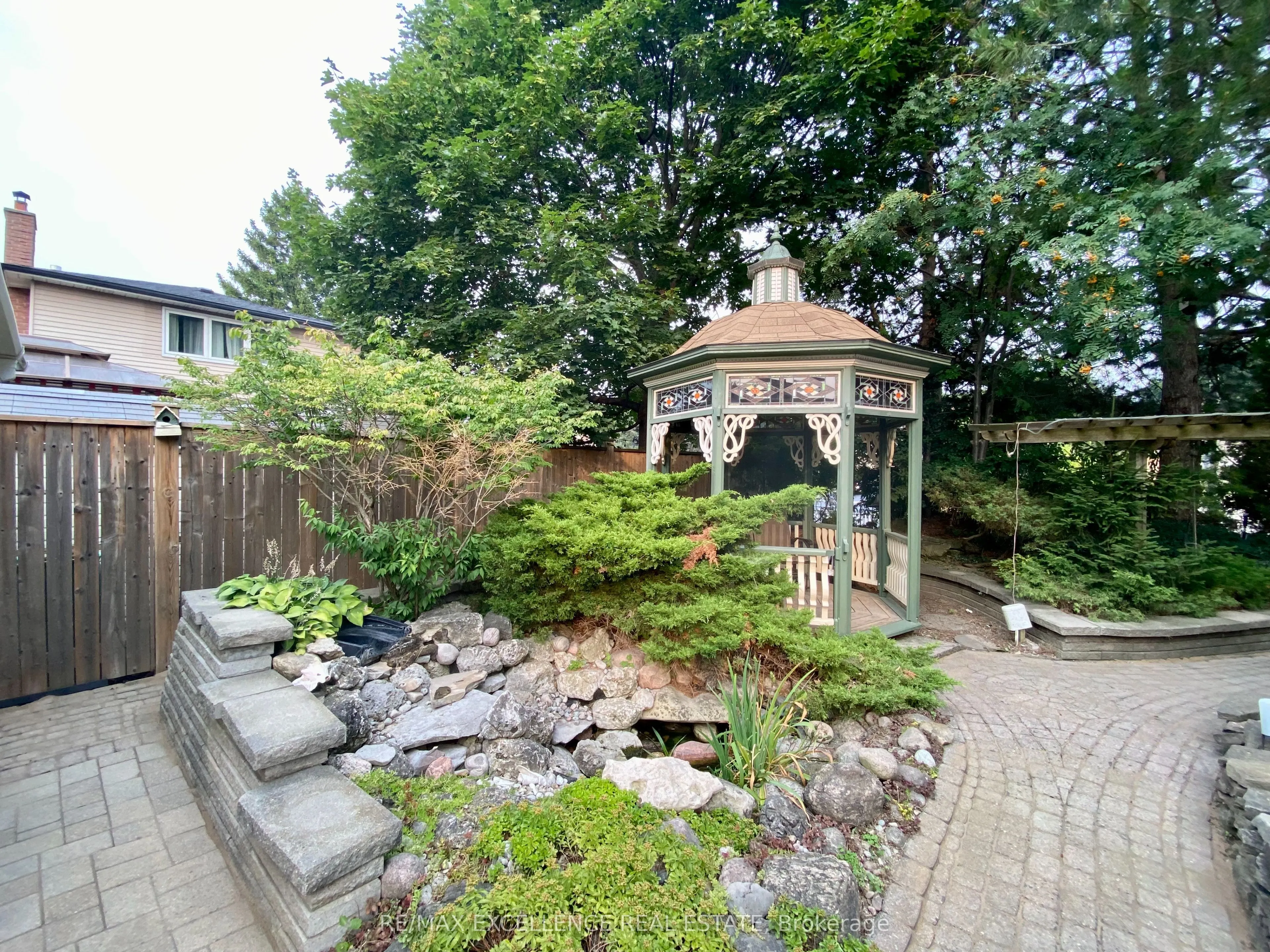 485 Gowland Crescent