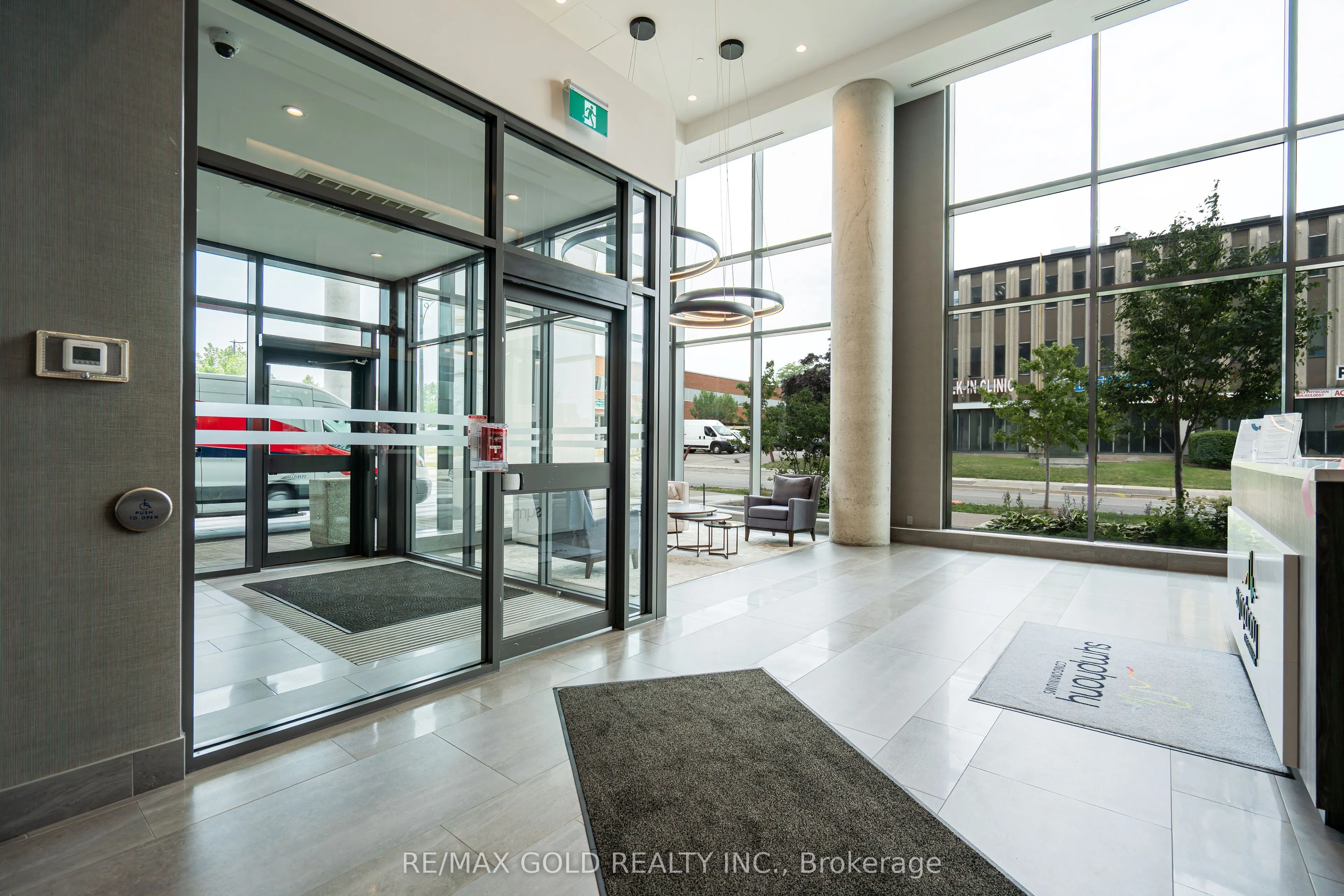 15 Lynch Street, #606