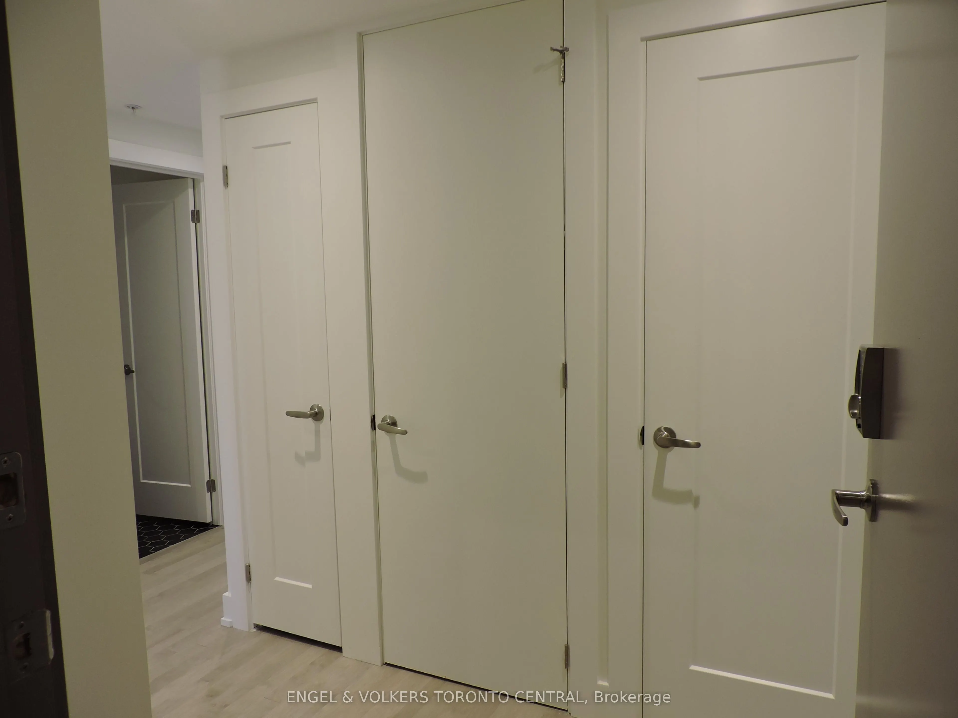 1557 Bloor Street W, #4