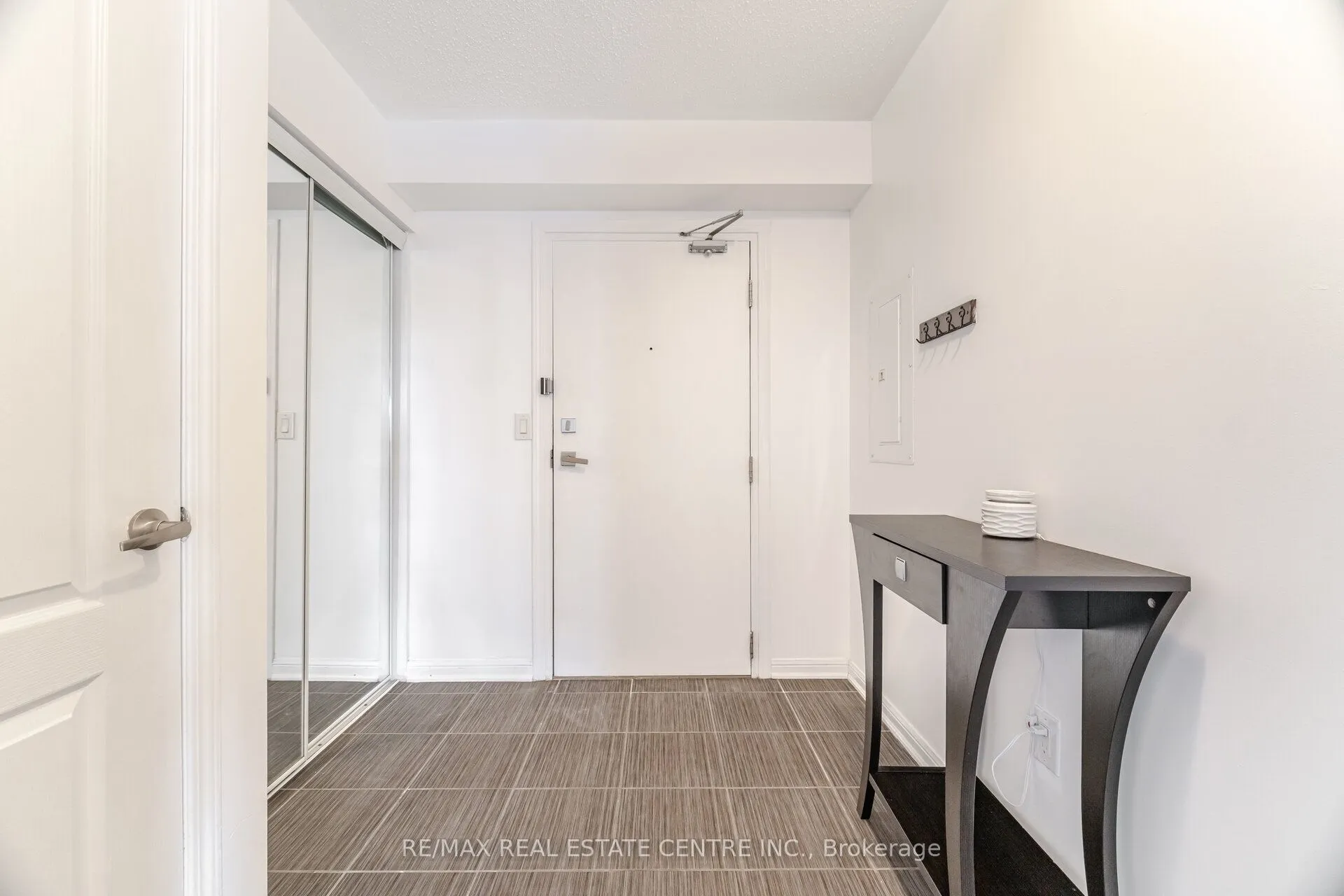 1005 Nadalin Heights, #203