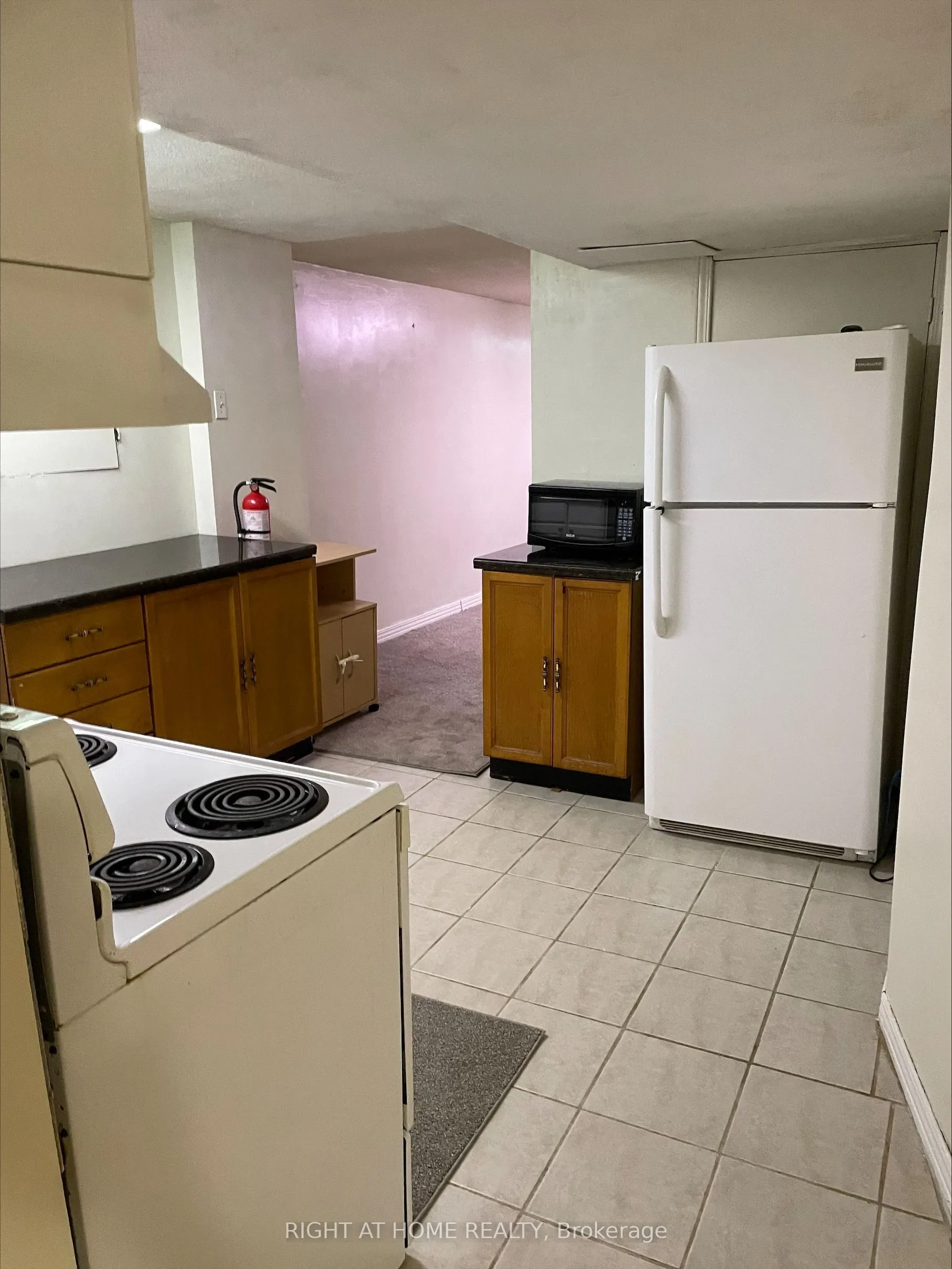 4055 Renfrew Crescent, #Basement