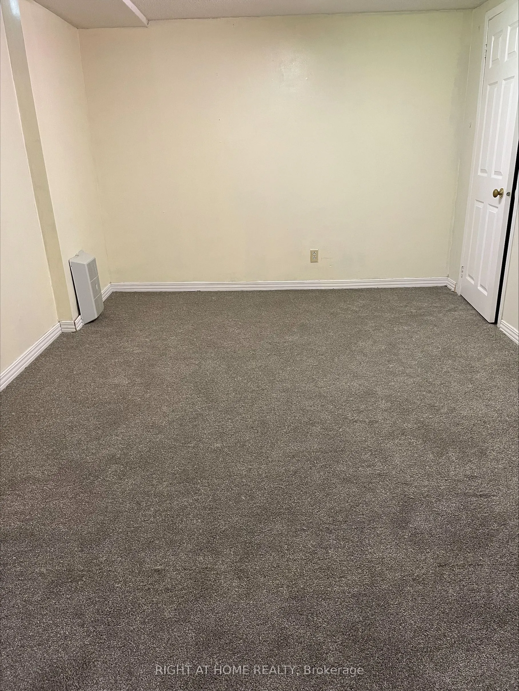 4055 Renfrew Crescent, #Basement