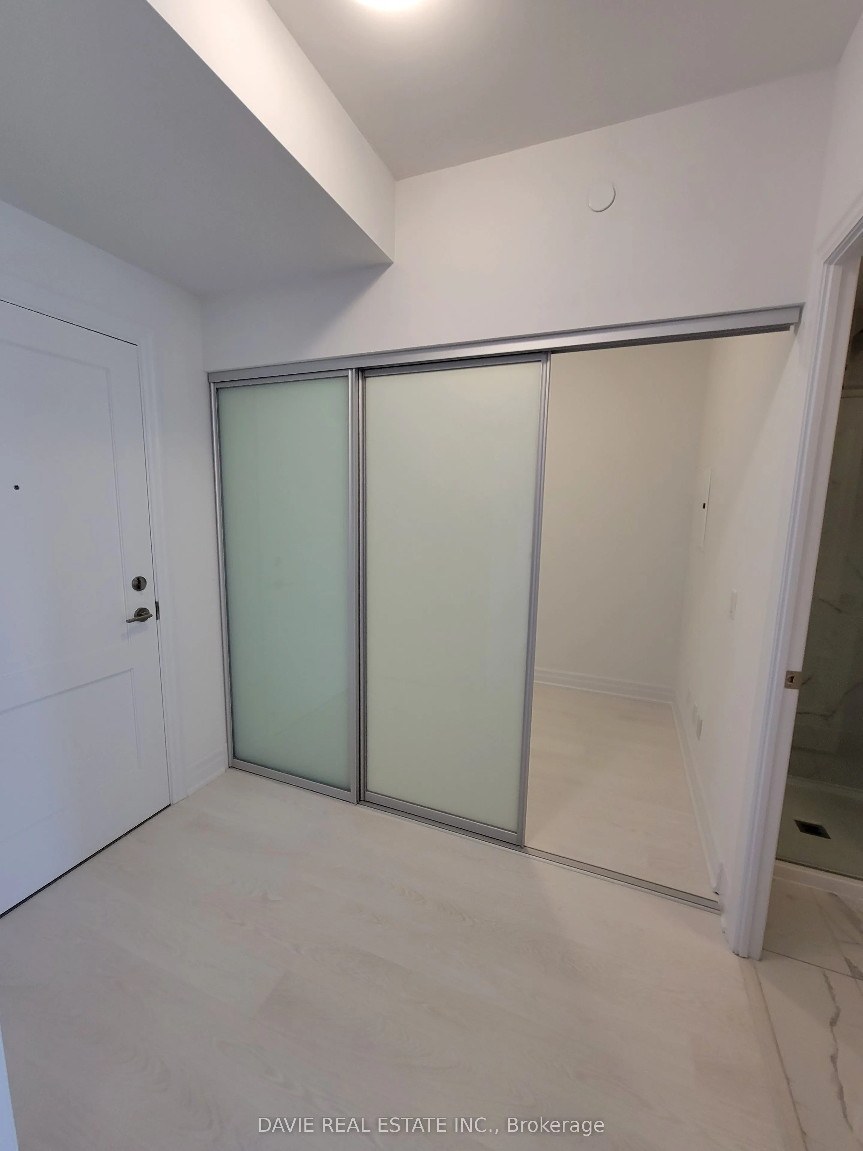 30 Elm Drive W, #1207