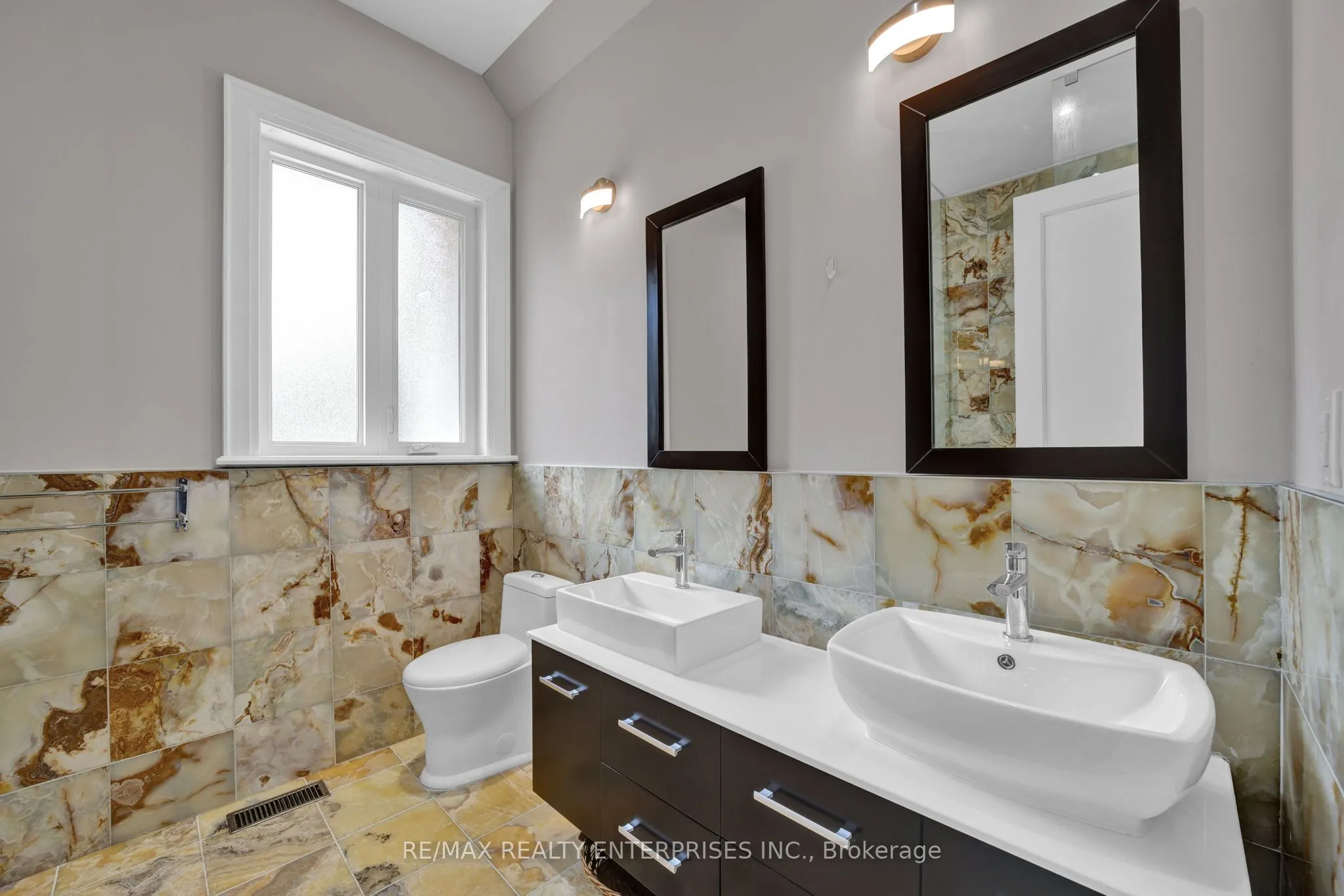 1233 Lorne Park Road, #Main Floor