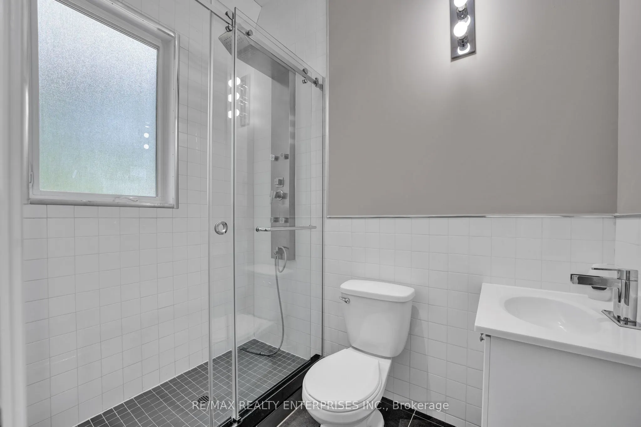 1233 Lorne Park Road, #Main Floor