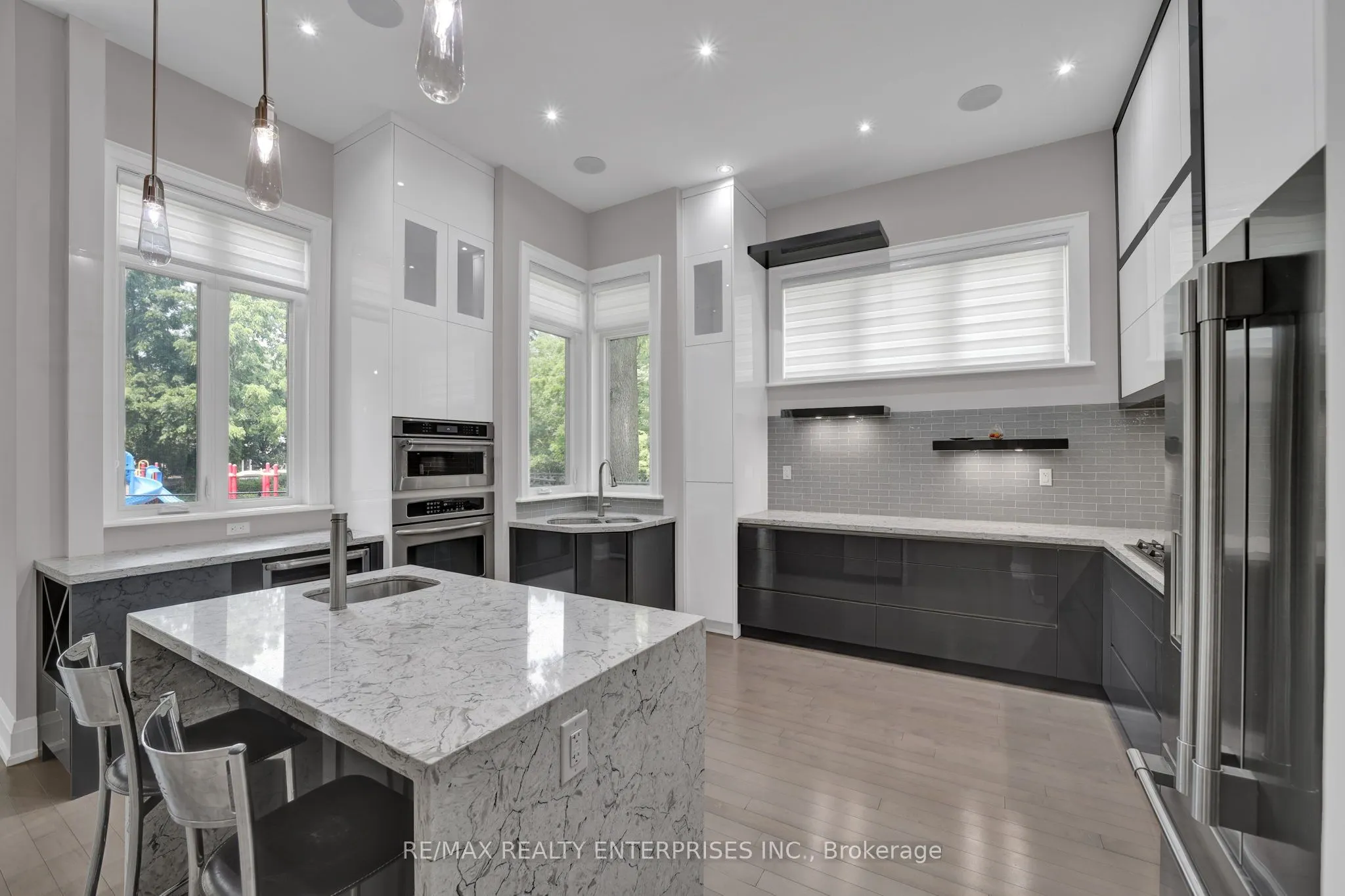 1233 Lorne Park Road, #Main Floor
