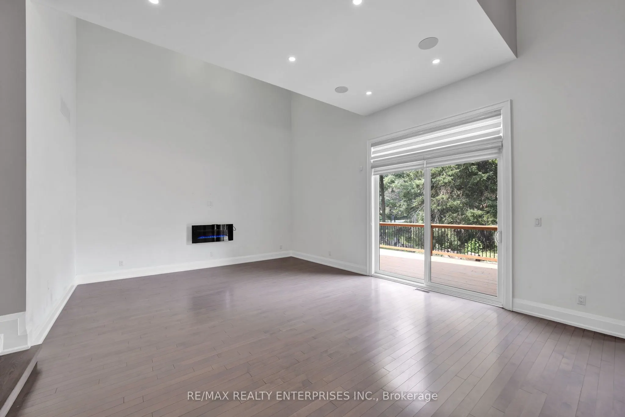 1233 Lorne Park Road, #Main Floor