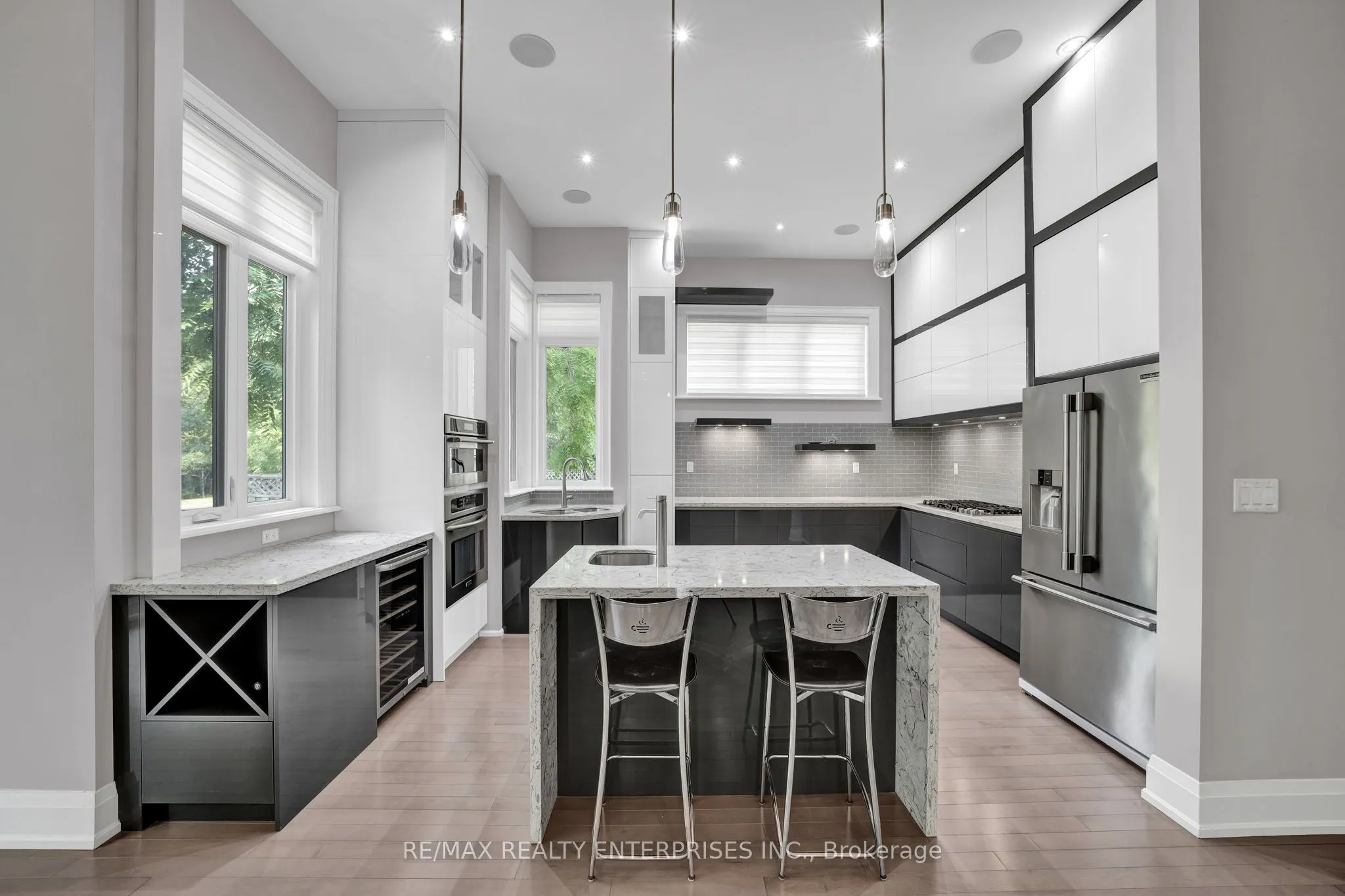 1233 Lorne Park Road, #Main Floor