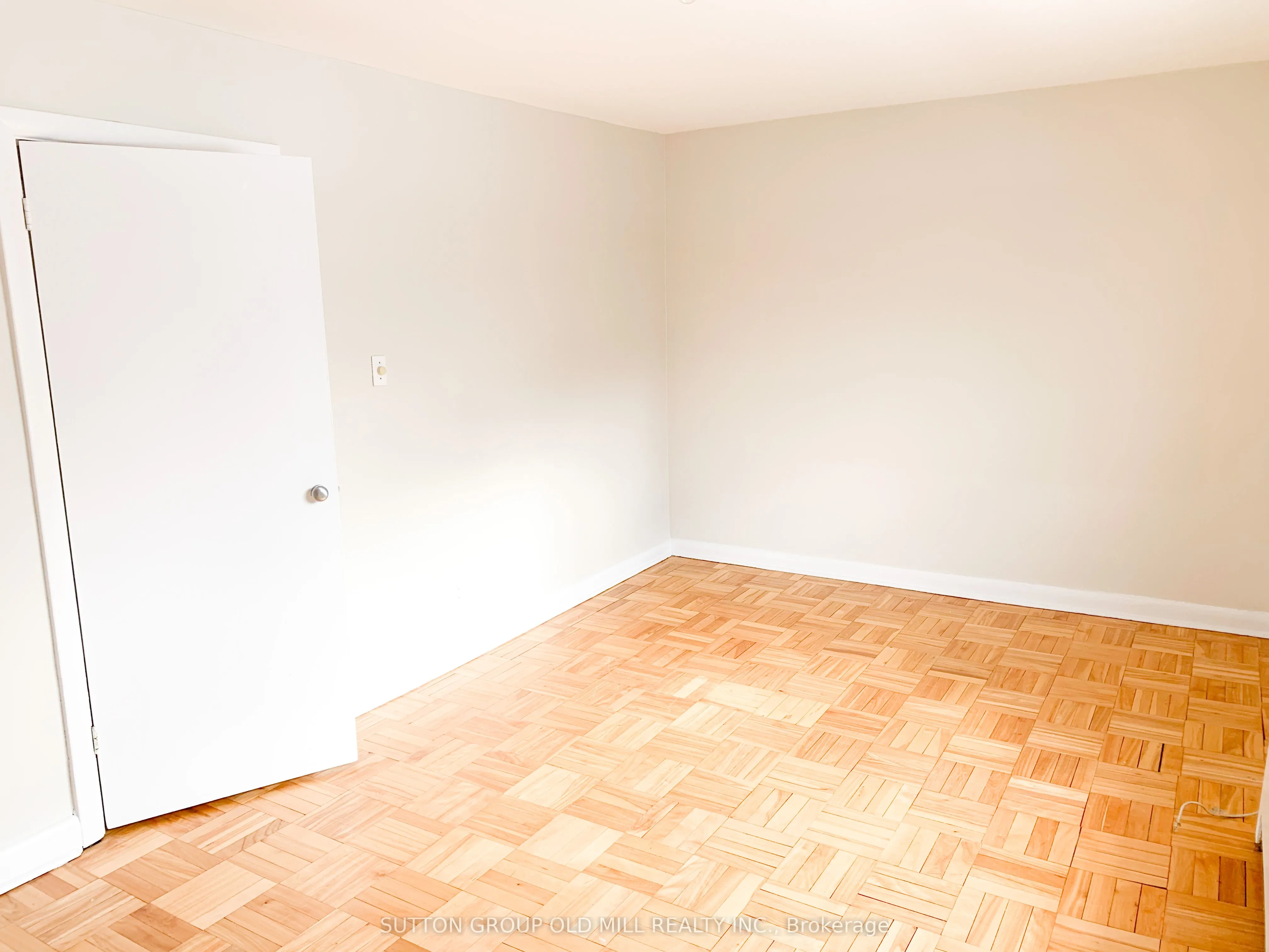 2846 Bloor Street W, #7