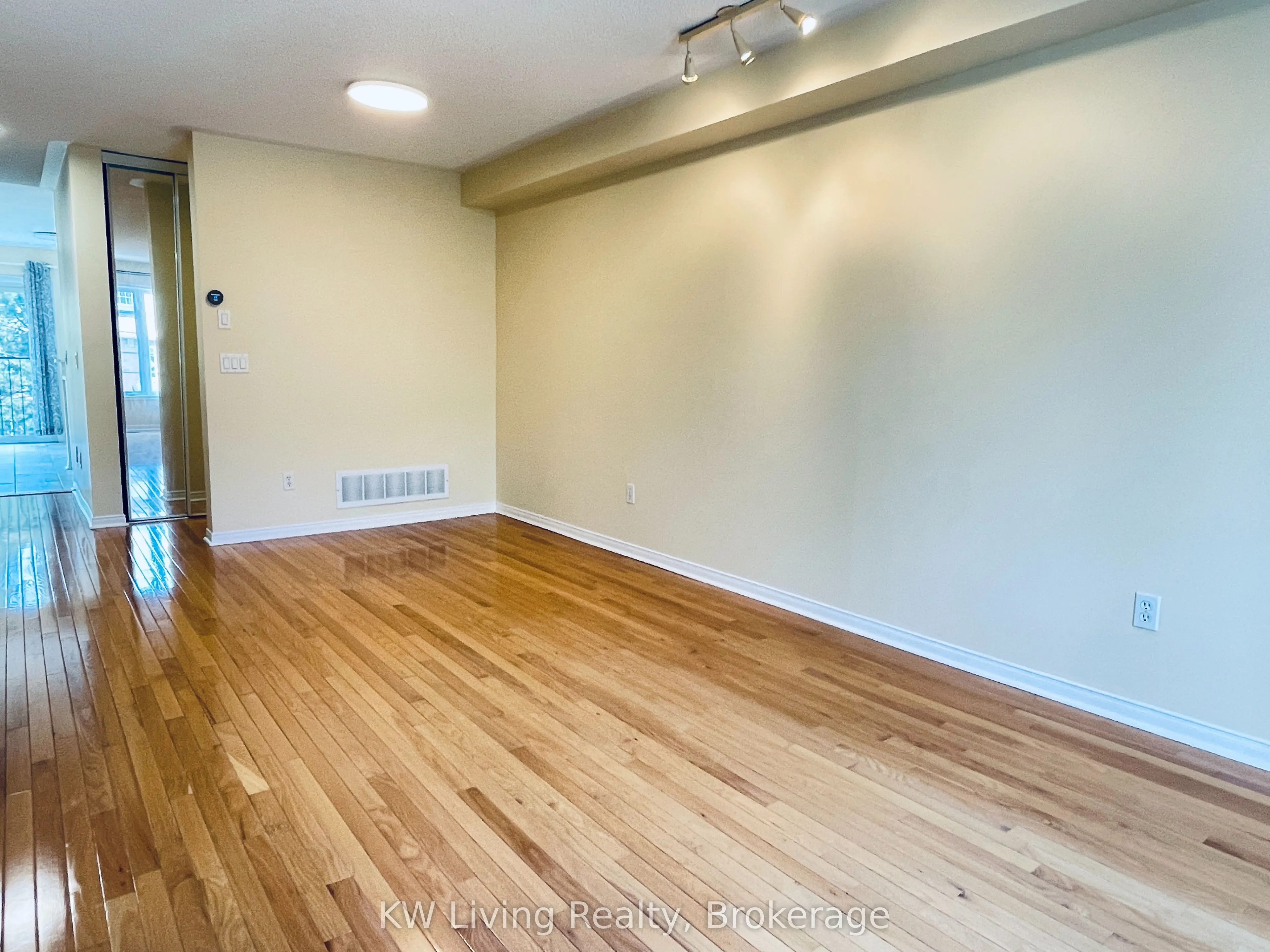 5055 Heatherleigh Avenue, #6