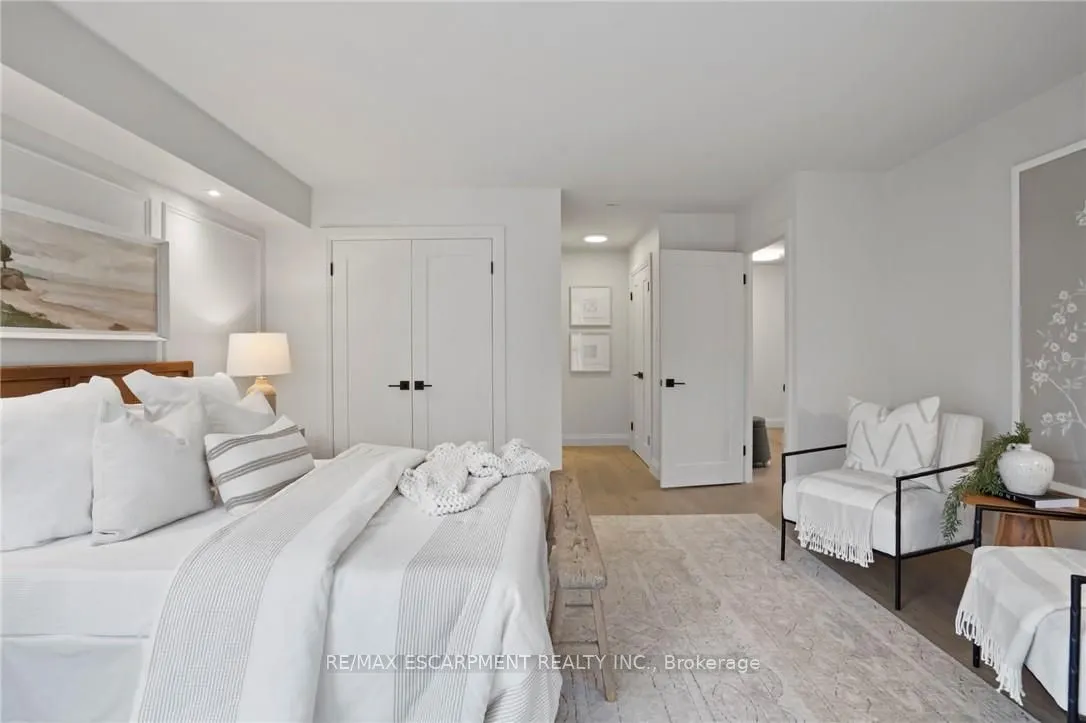 2190 LAKESHORE Road, #403