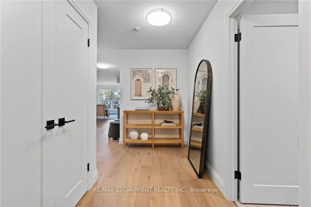 2190 LAKESHORE Road, #403