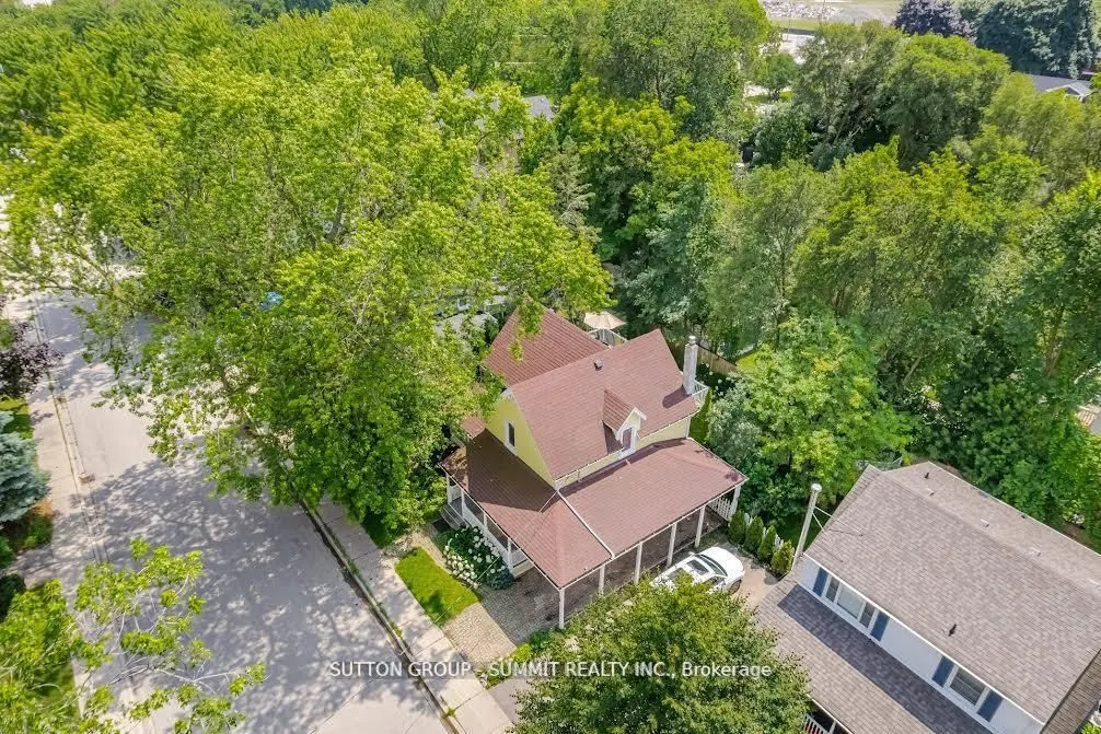 38 JOHN Street S