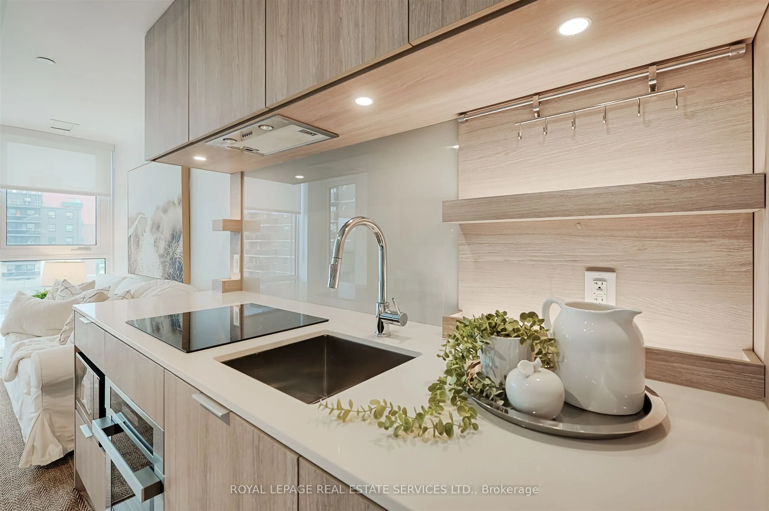 28 Ann Street, #417