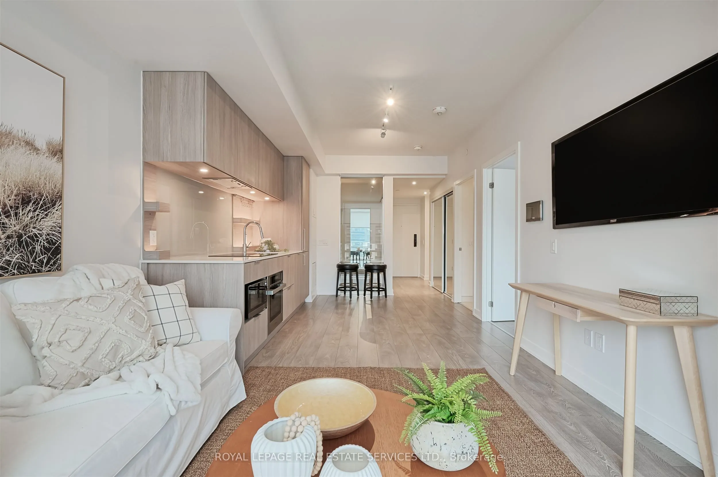 28 Ann Street, #417