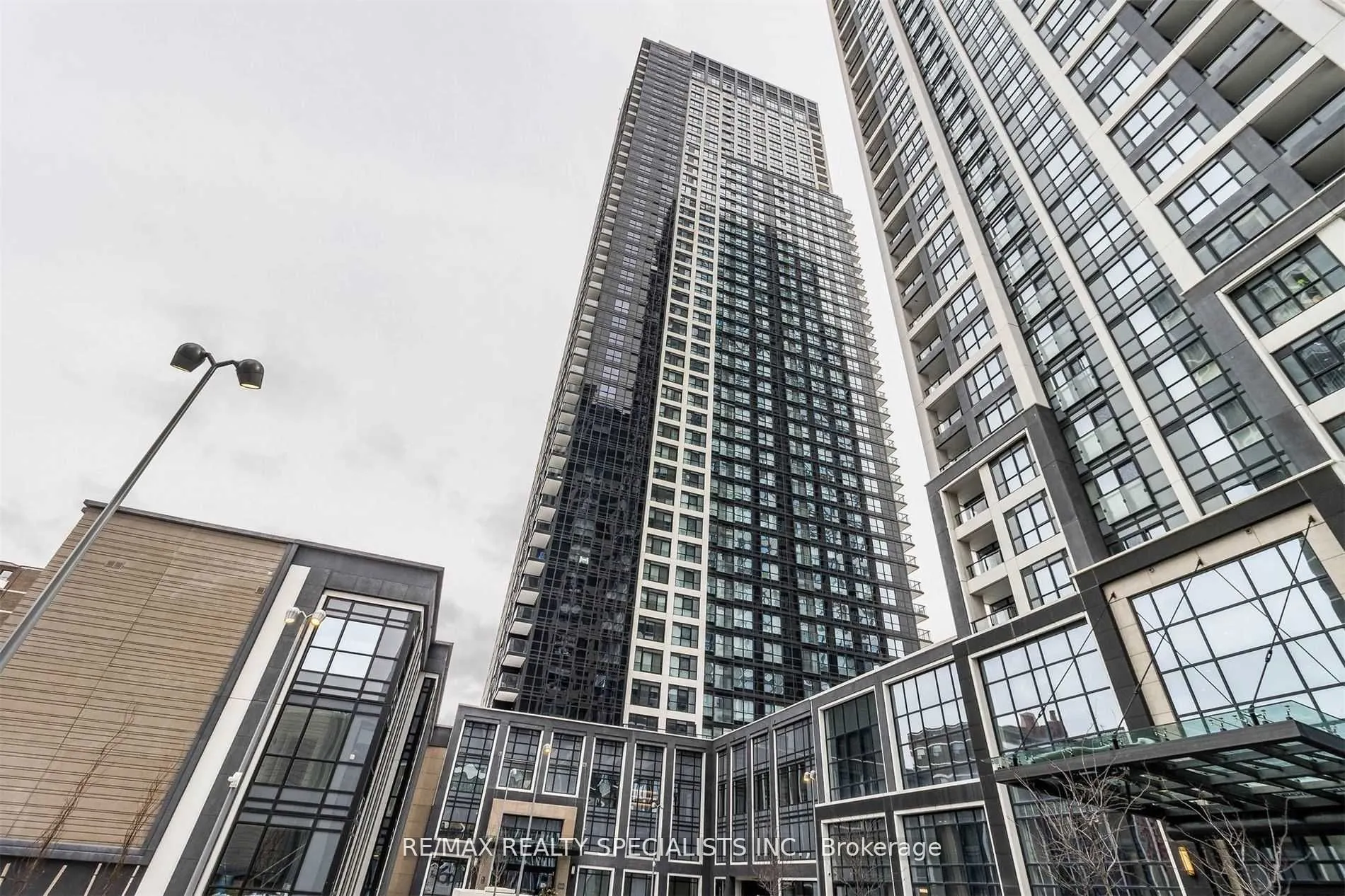 5 Mabelle Avenue, #729