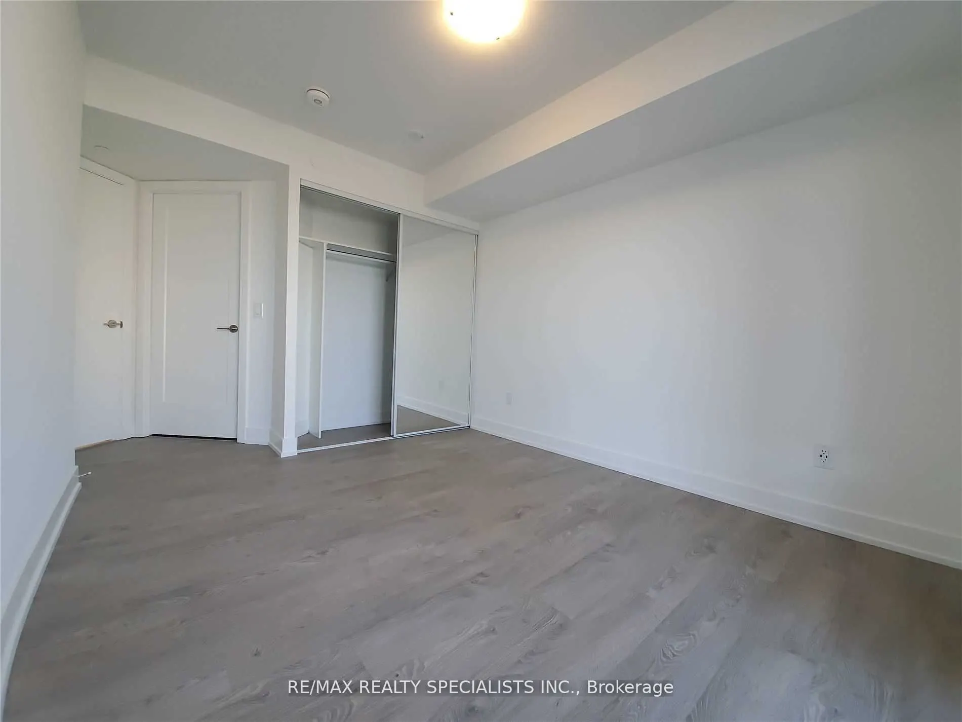 5 Mabelle Avenue, #729